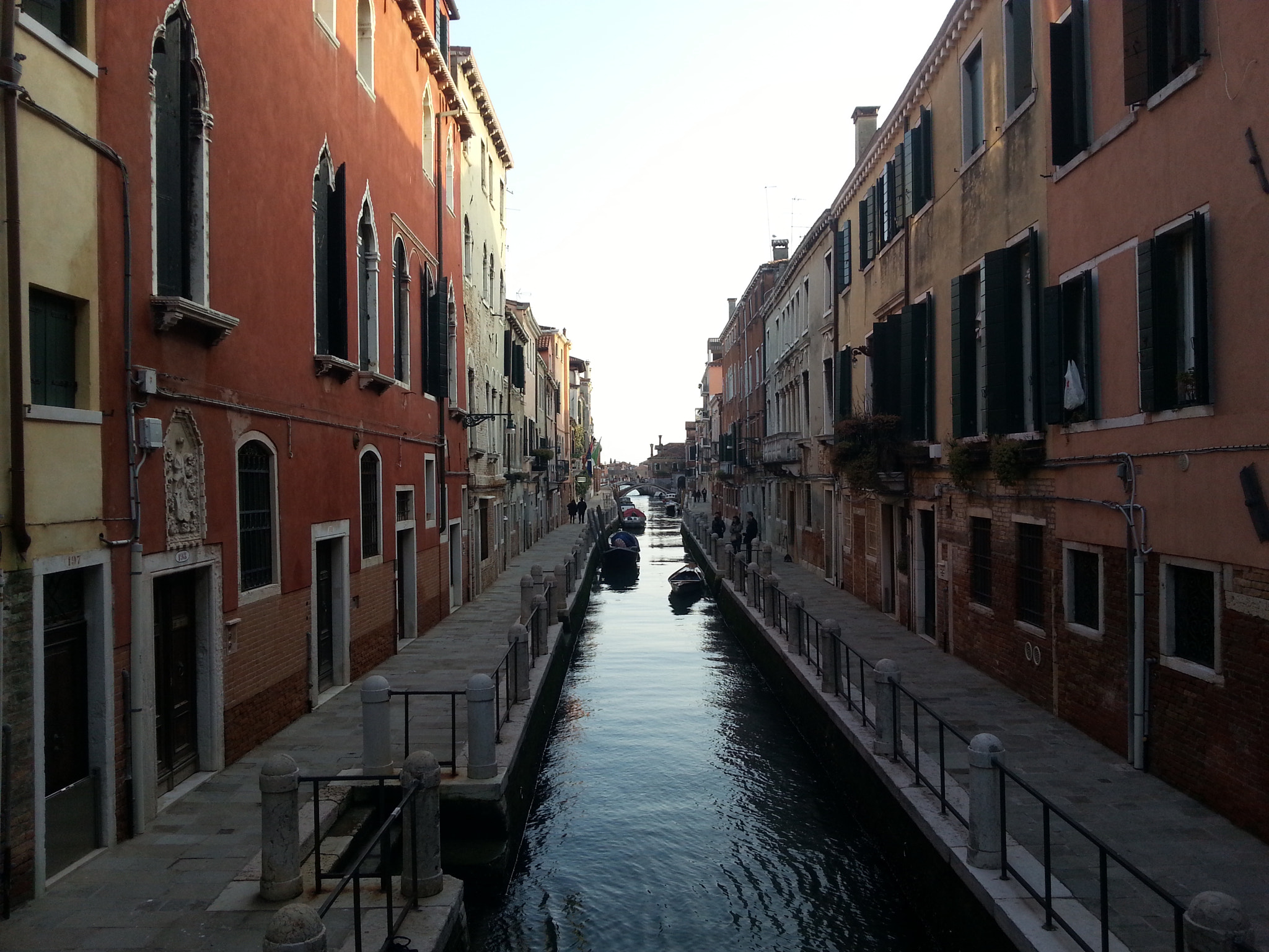 Samsung GT-I8750 sample photo. Imagine this canal alive photography