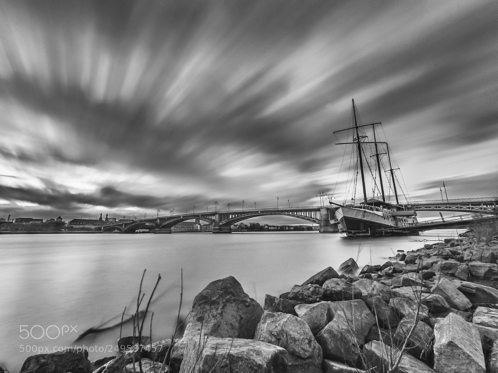Olympus OM-D E-M1 Mark II sample photo. Changing clouds in mainz photography