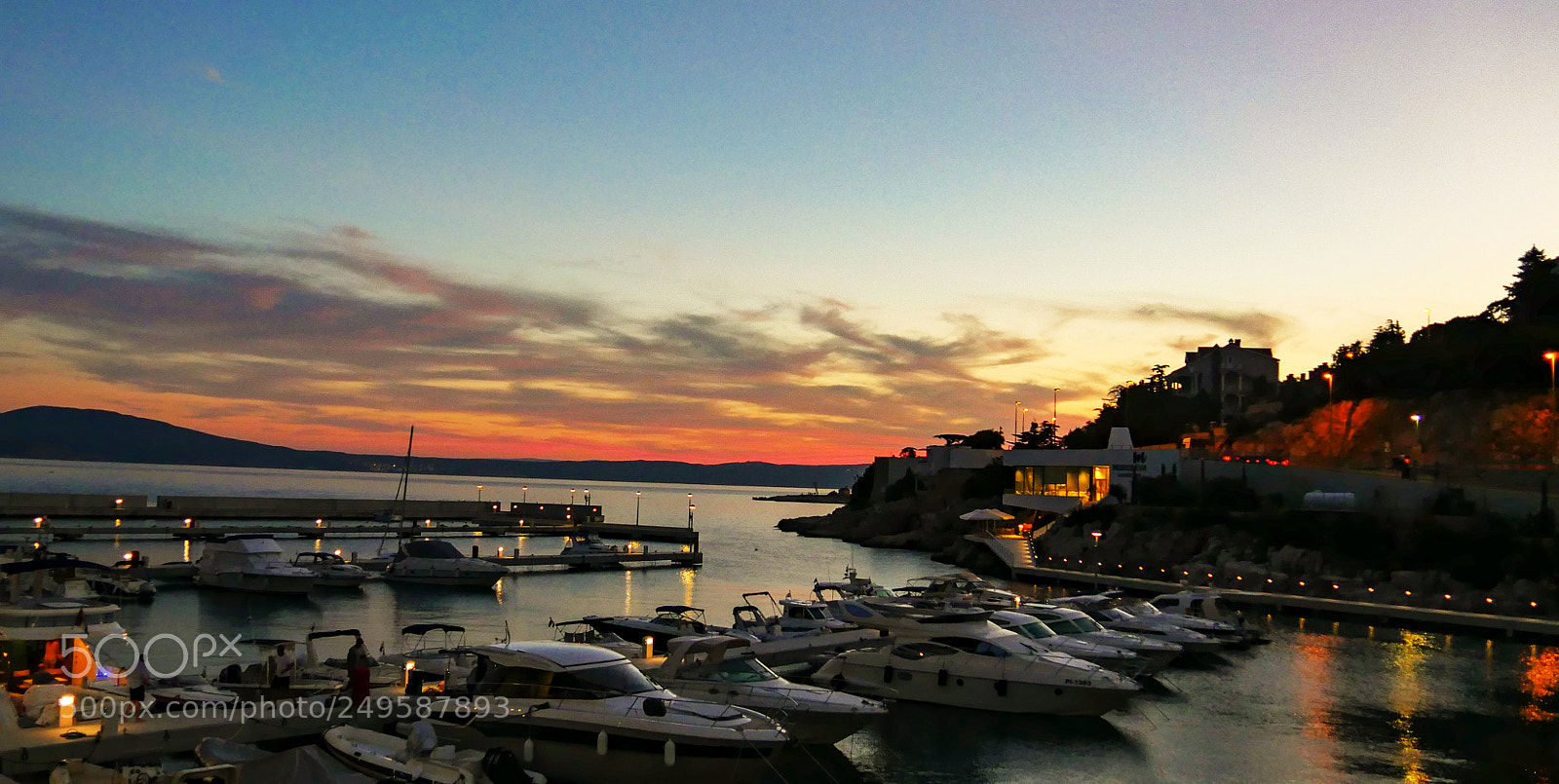 Panasonic Lumix DMC-GH4 sample photo. Unbelievable sky gradient in photography