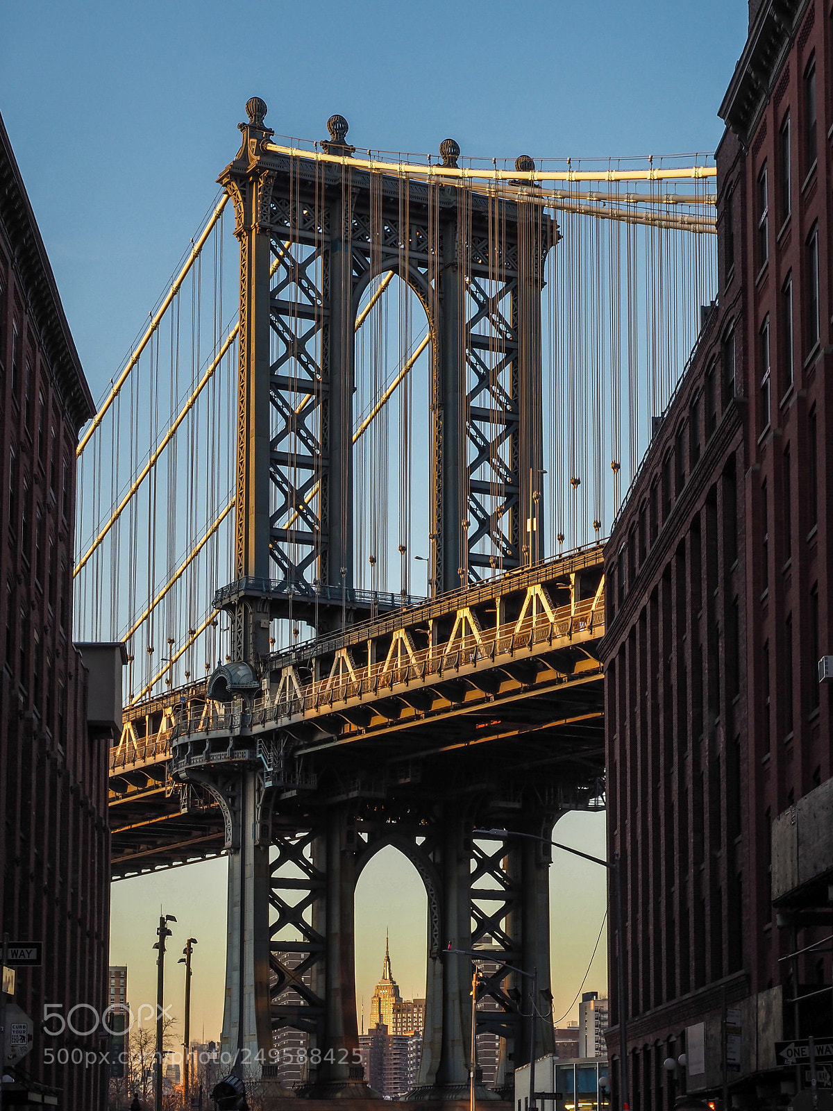 Olympus OM-D E-M1 Mark II sample photo. Classic view from dumbo photography