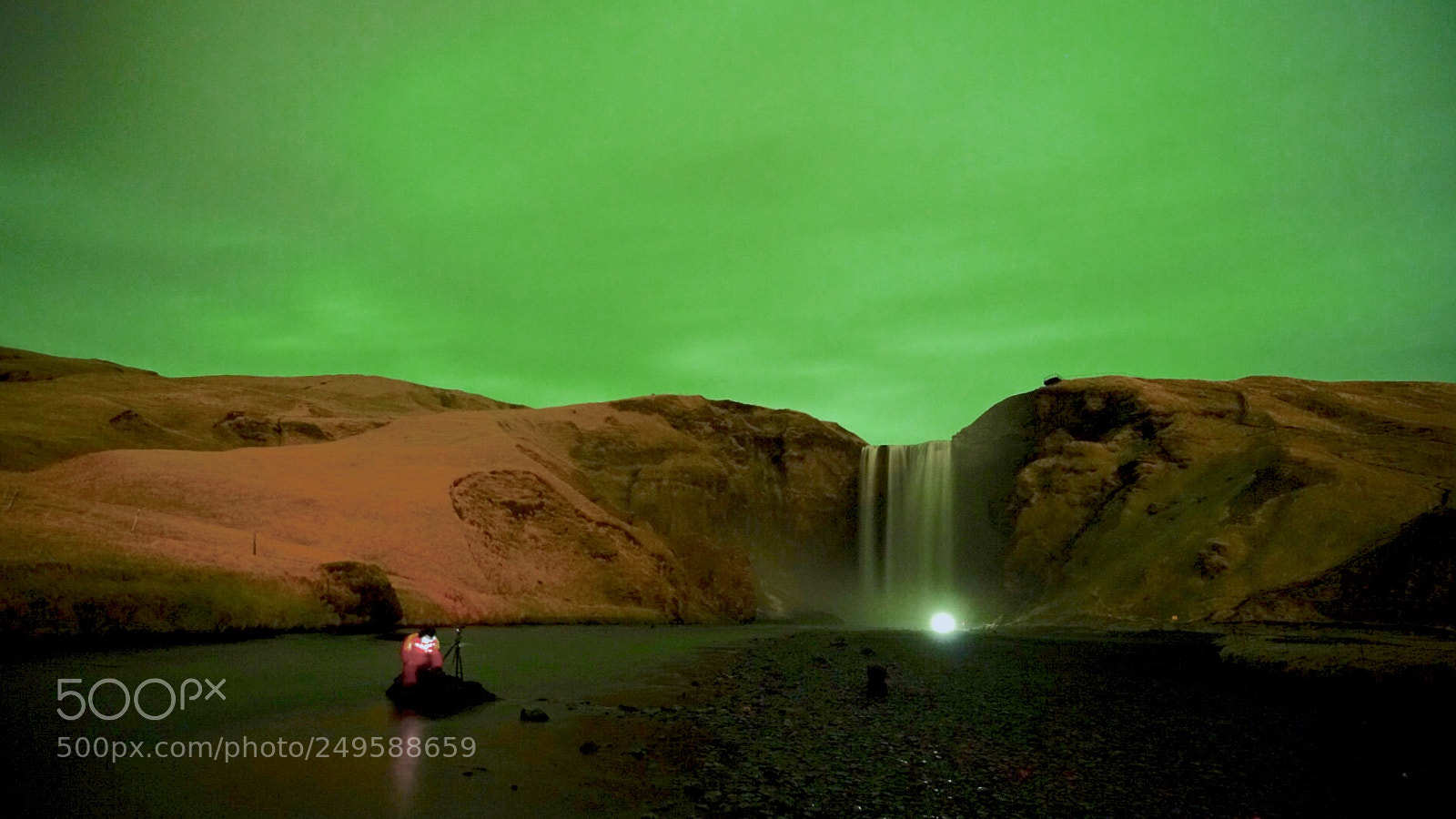 Sony a7R II sample photo. Rainbow falls under aurora photography
