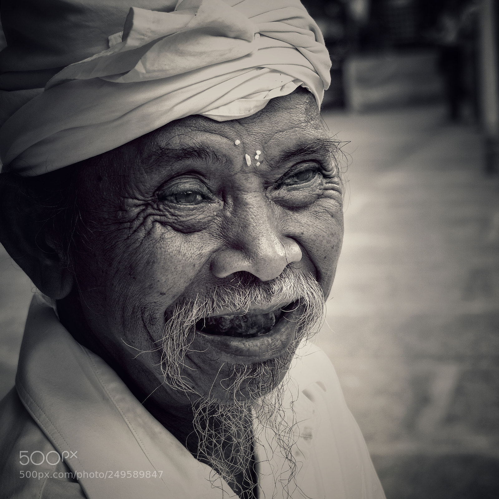 Sony a6000 sample photo. Monk at the goa photography