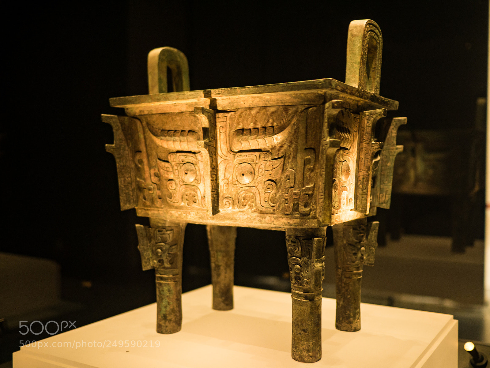 Panasonic Lumix DMC-GX7 sample photo. Bronze quadrate cauldron 'ding' photography