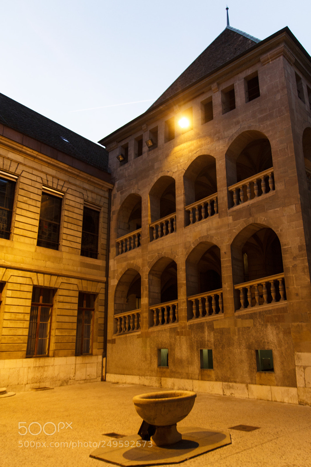 Canon EOS 60D sample photo. Building under the light photography