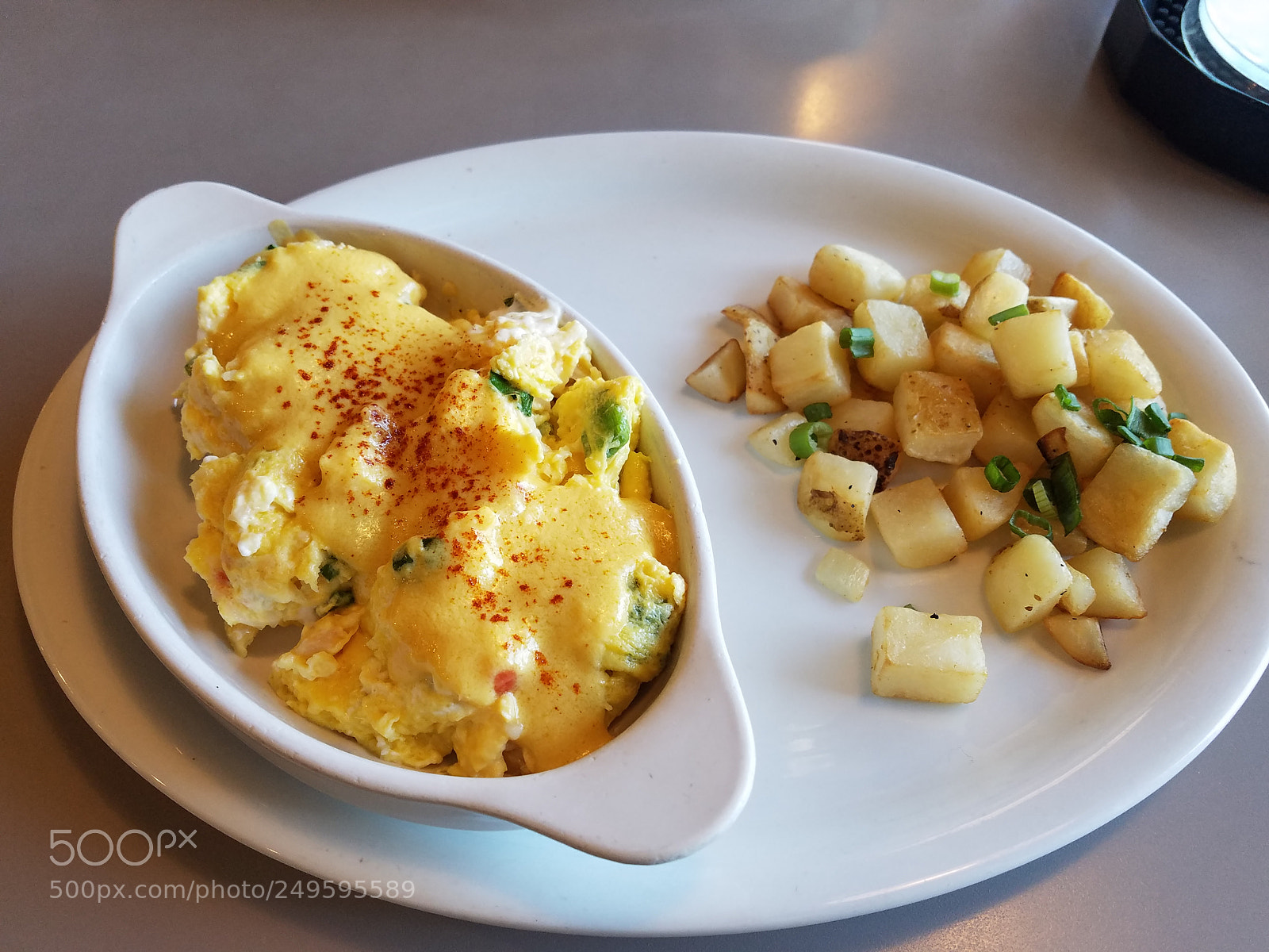 Samsung Galaxy S7 sample photo. Egg scrambler with potatoes photography