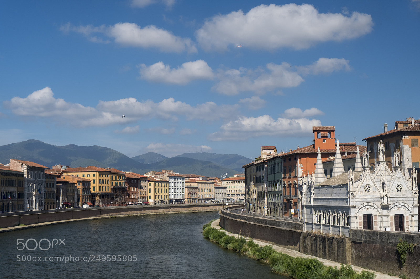 Fujifilm X-T2 sample photo. Pisa, historic church photography