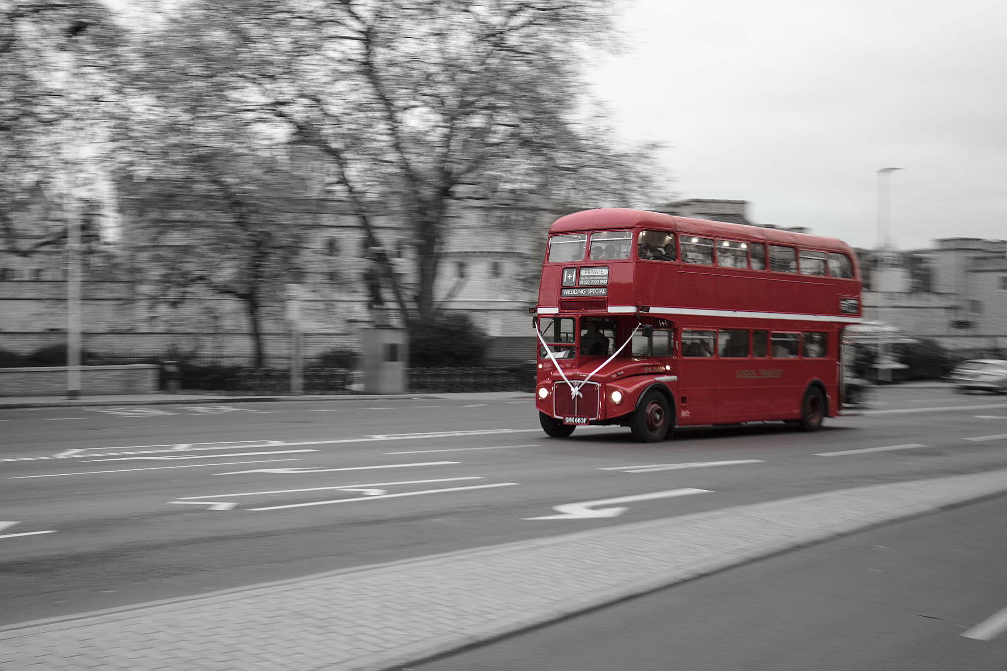 Canon EOS 6D Mark II sample photo. Red bus in london photography
