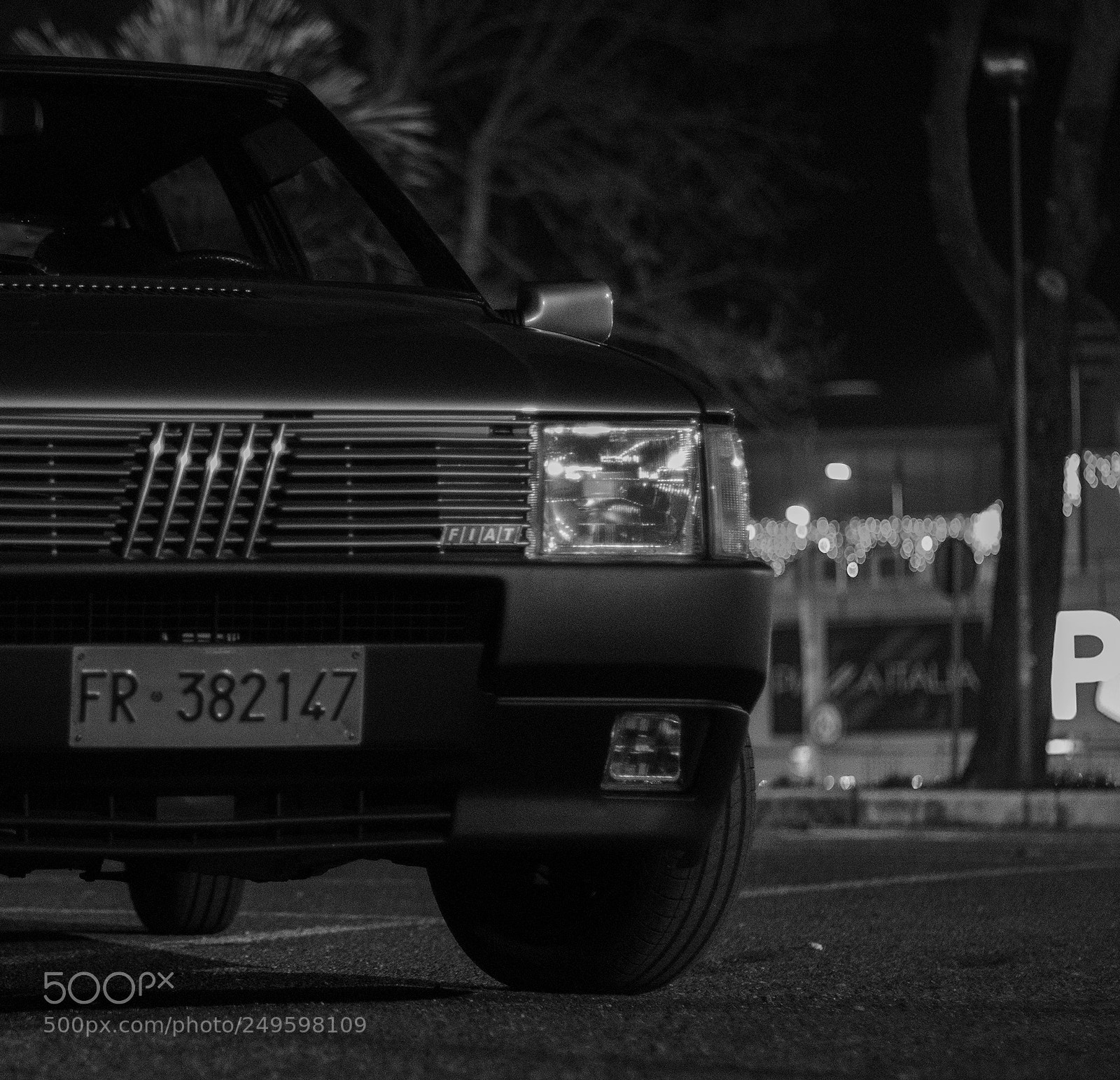 Canon EOS 77D (EOS 9000D / EOS 770D) sample photo. Old car photography