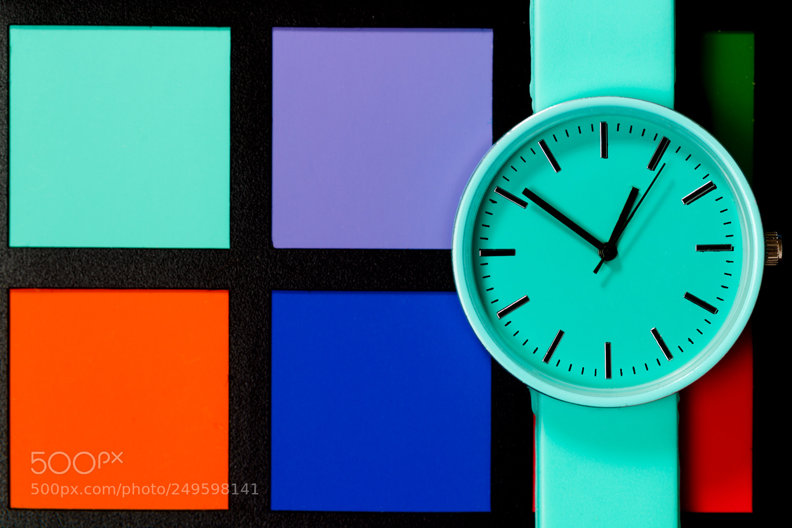 Canon EOS-1D Mark IV sample photo. Clock on a colored photography