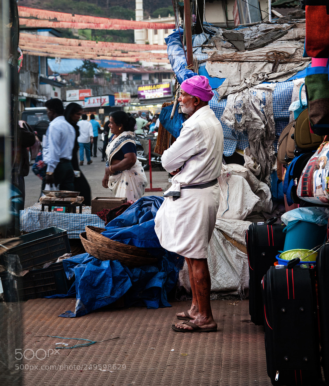Nikon D300 sample photo. People watching photography