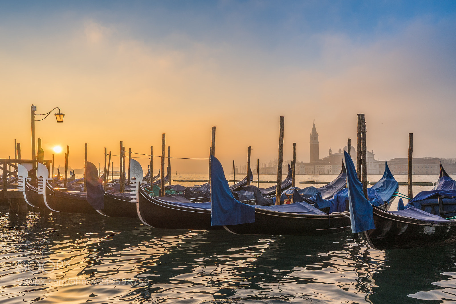 Sony a7 sample photo. Morninglight photography