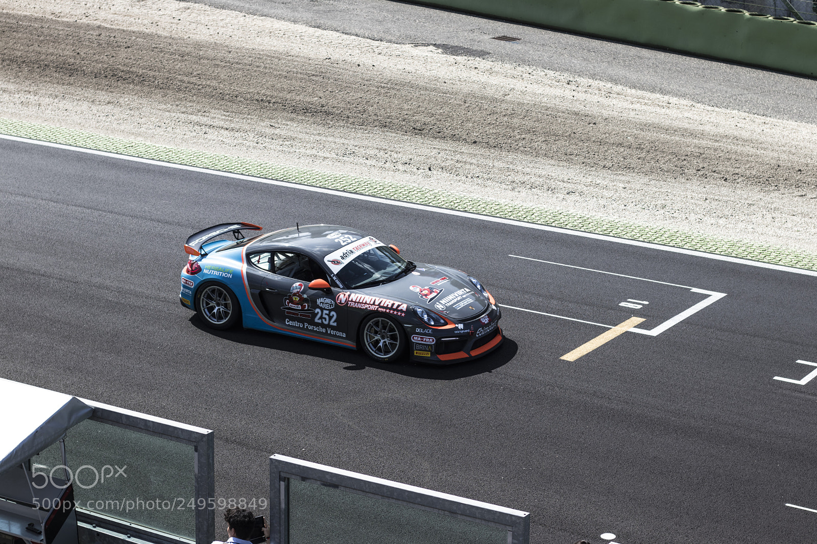 Canon EOS 77D (EOS 9000D / EOS 770D) sample photo. Racing photography
