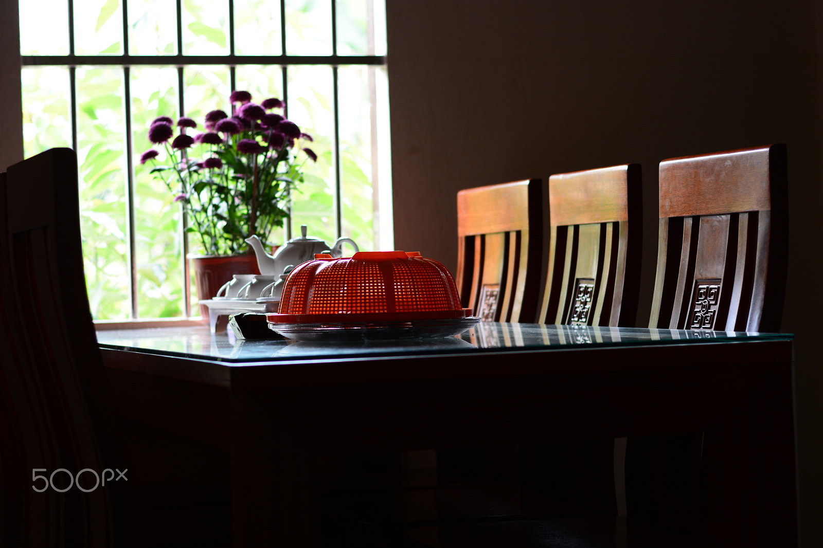Nikon AF Nikkor 50mm F1.8D sample photo. Chair and table photography