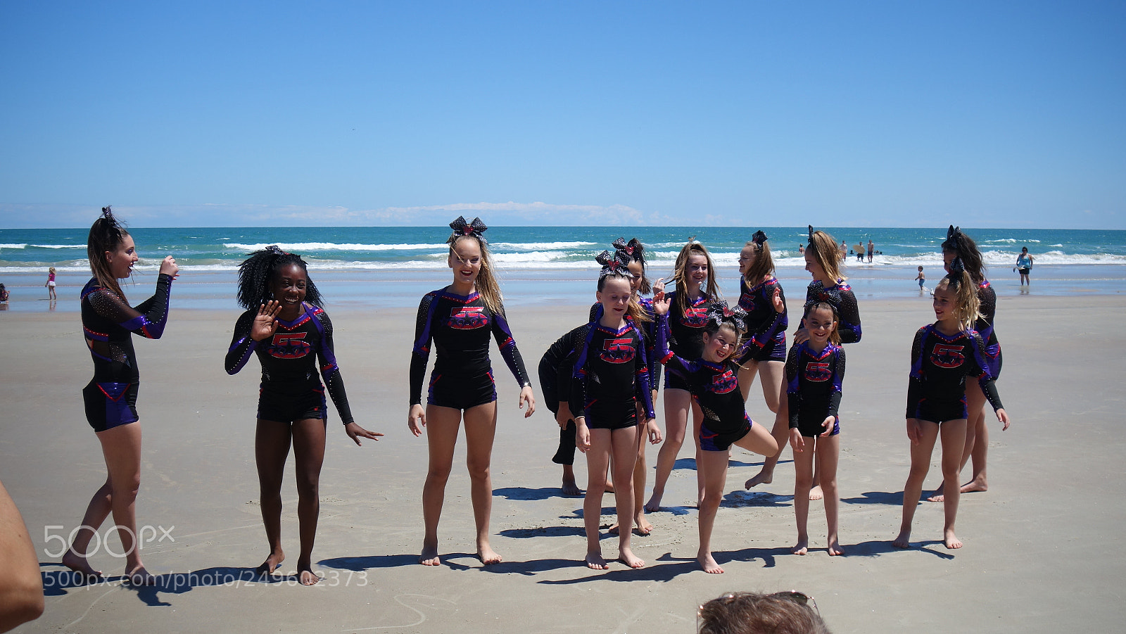 Sony Cyber-shot DSC-RX100 II sample photo. Cheerleading team assembling for photography