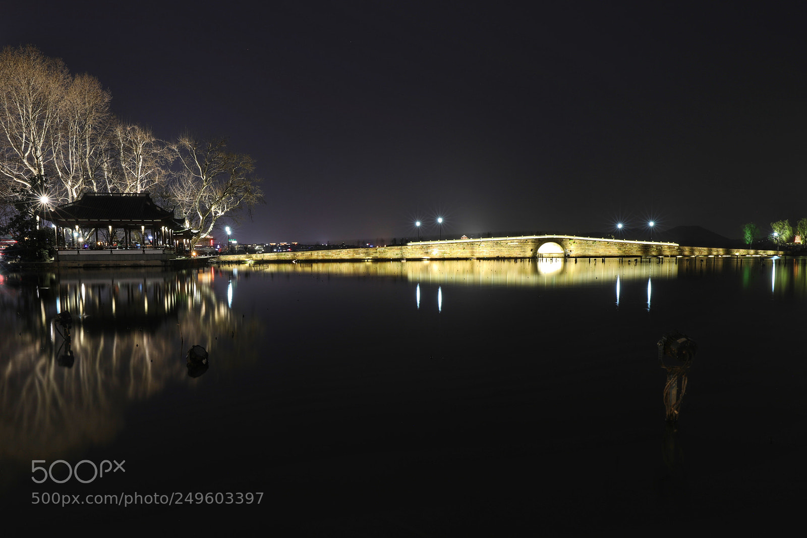 Canon EOS 5D Mark IV sample photo. 断桥夜景 photography