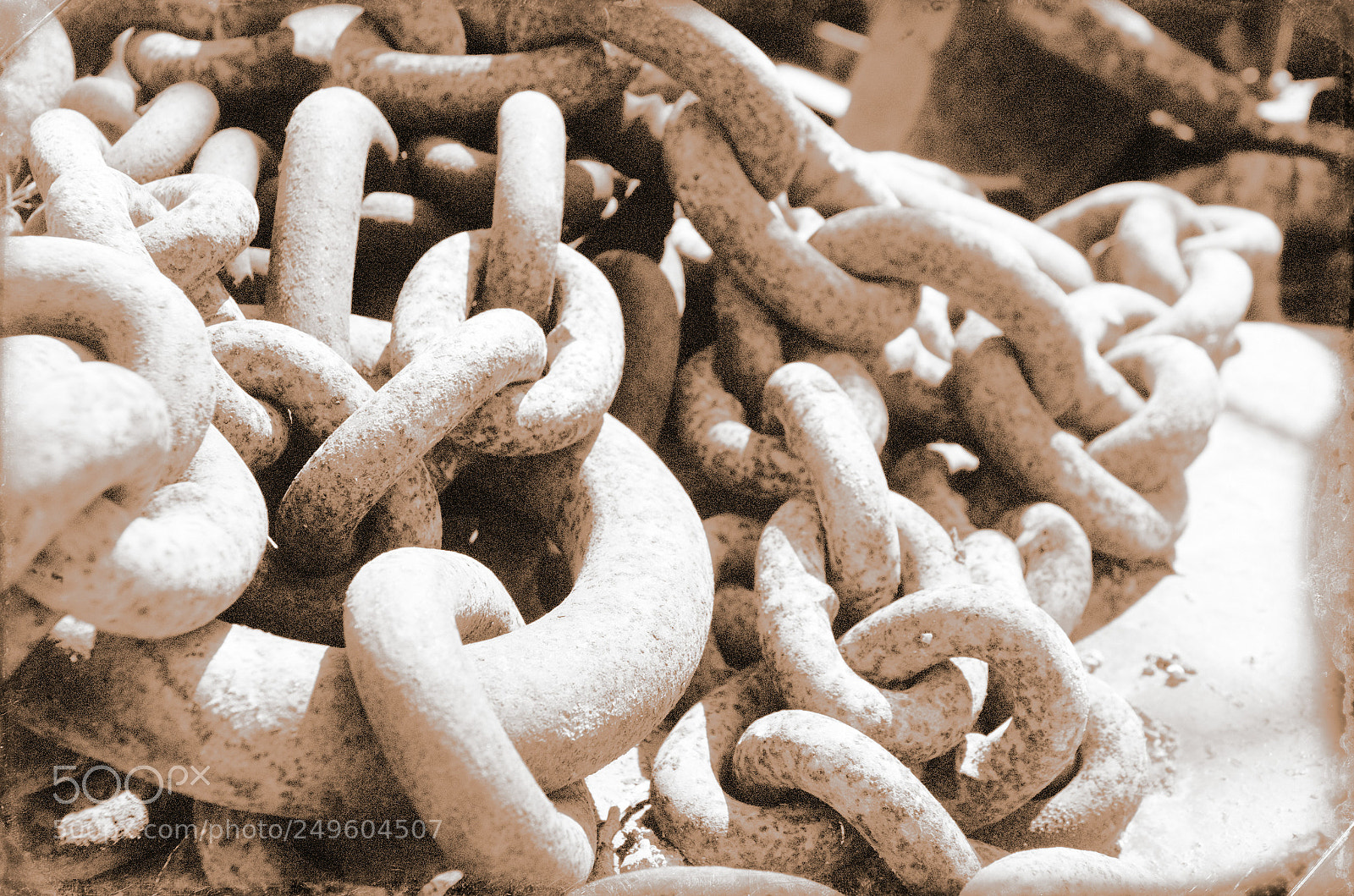 Nikon D7000 sample photo. More chains photography