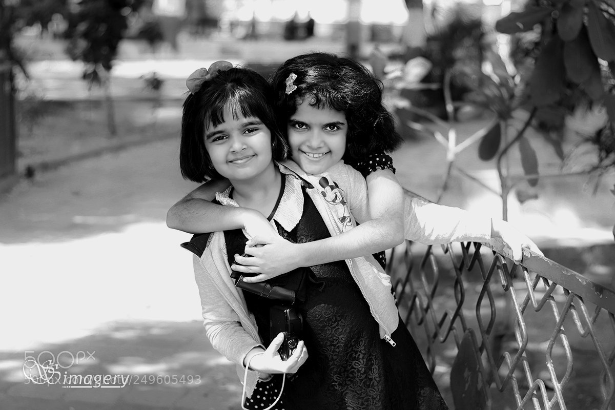 Canon EOS 200D (EOS Rebel SL2 / EOS Kiss X9) sample photo. Smiles ... :) photography