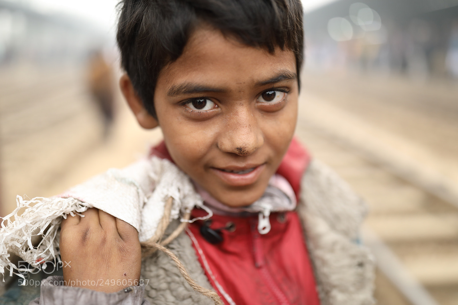 Canon EOS 5D Mark IV sample photo. Street kid, bangladesh photography