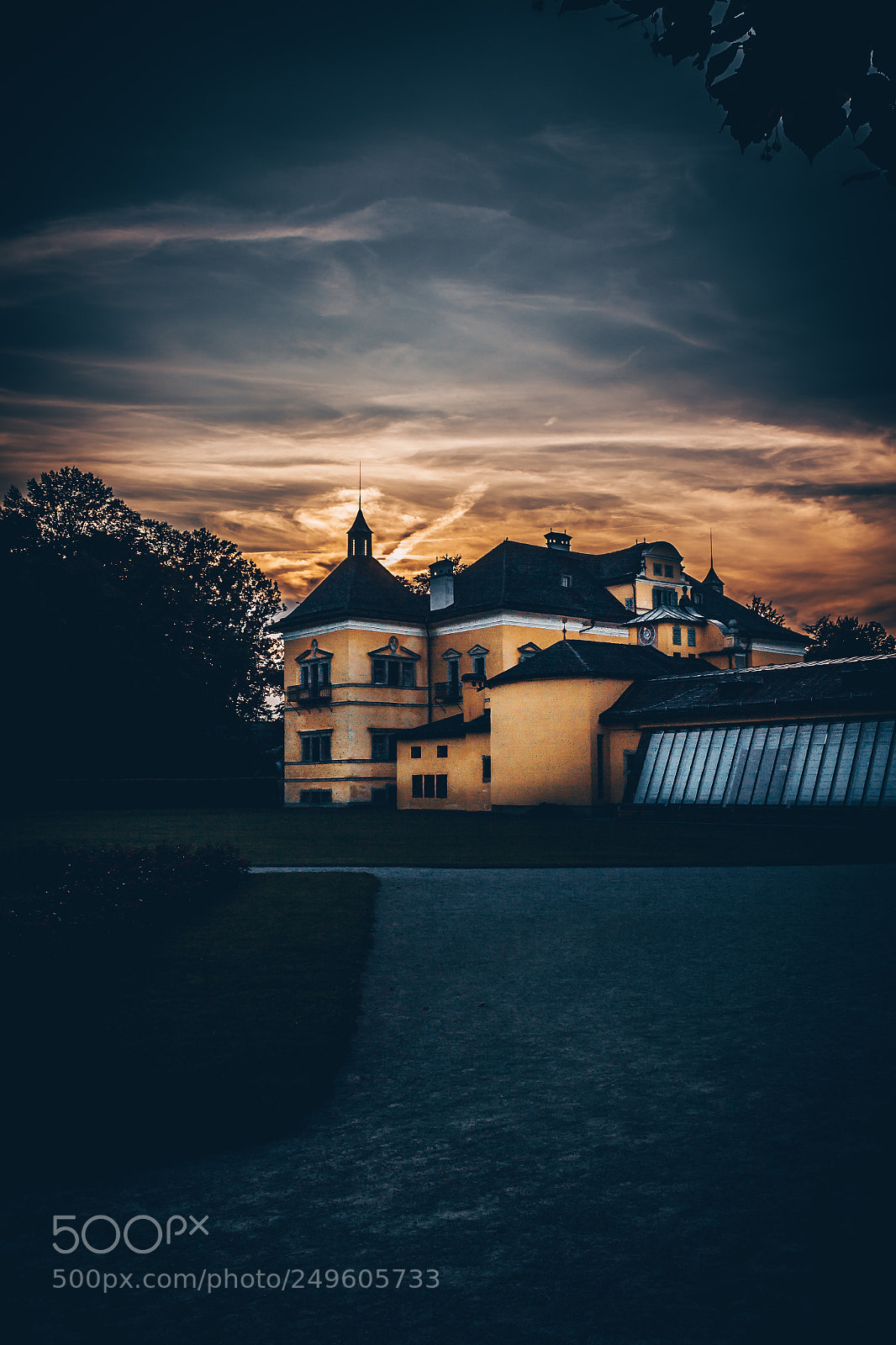 Canon EOS 550D (EOS Rebel T2i / EOS Kiss X4) sample photo. A castle in salzburg photography