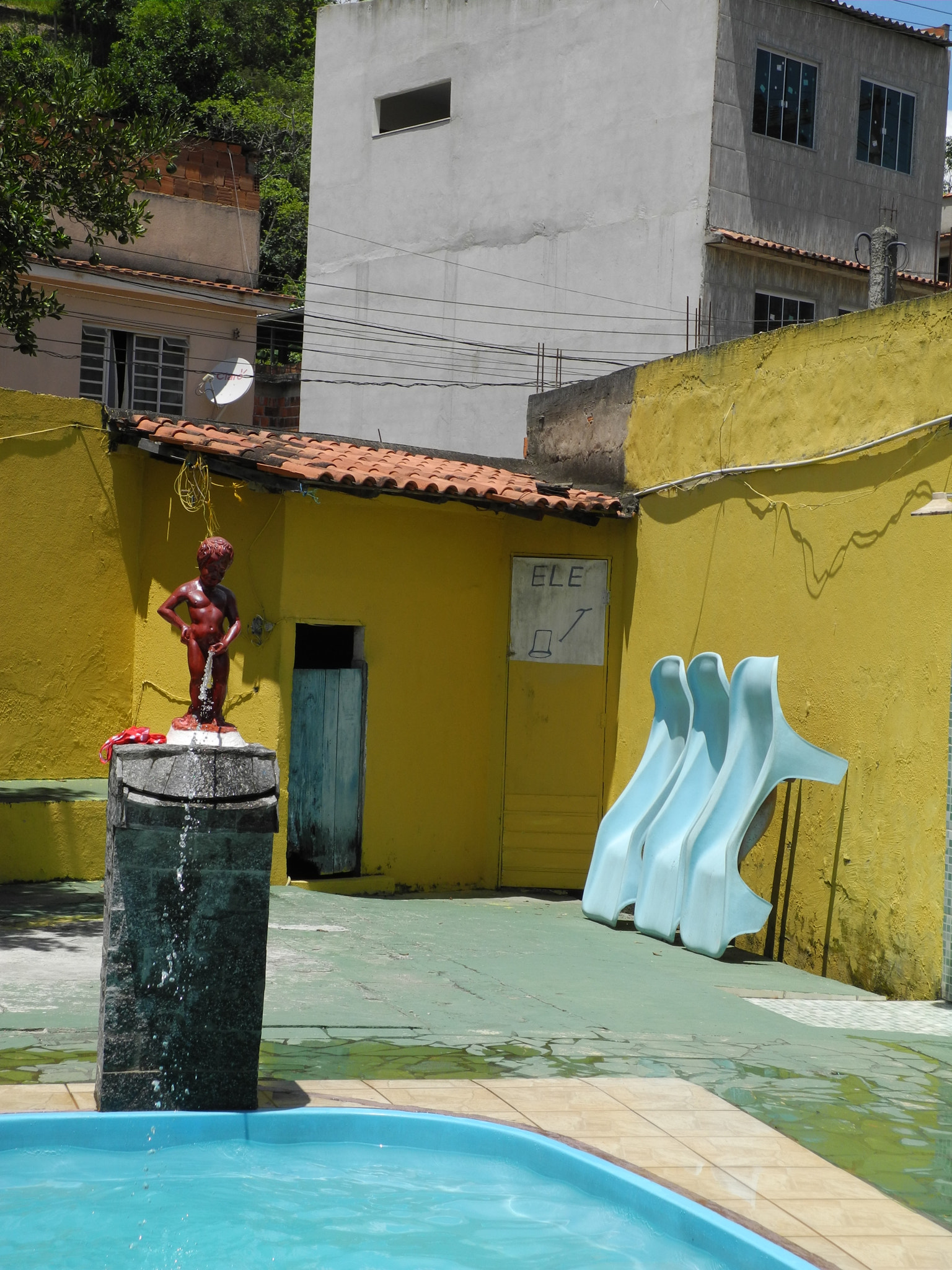 Nikon Coolpix P7100 sample photo. Manequinho photography