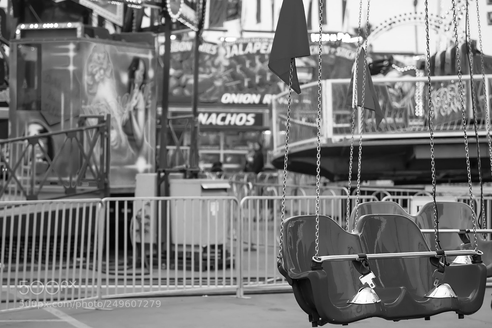 Canon EOS 5D Mark IV sample photo. Lonely fairgrounds photography