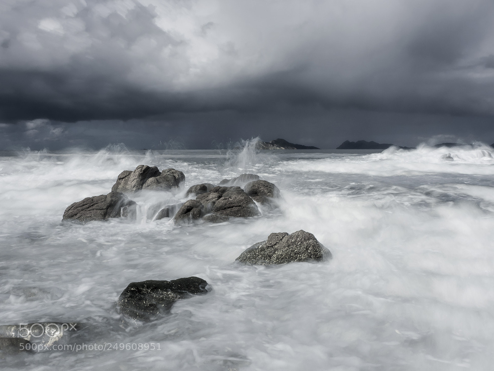 Olympus OM-D E-M10 sample photo. Rocas photography