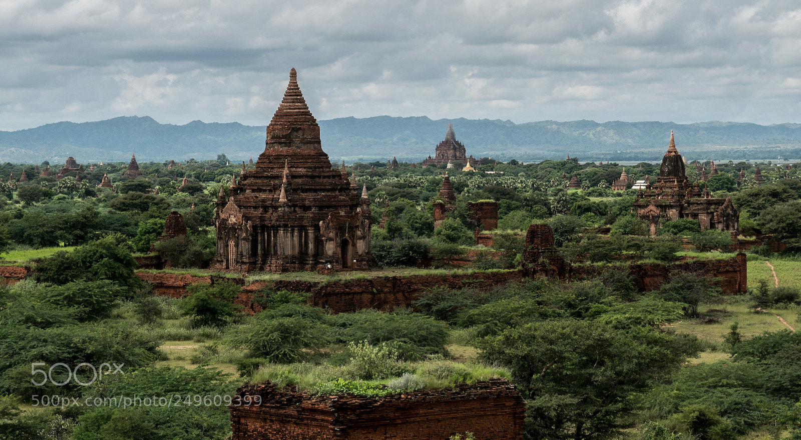 Panasonic Lumix DMC-GX85 (Lumix DMC-GX80 / Lumix DMC-GX7 Mark II) sample photo. The lost temple photography