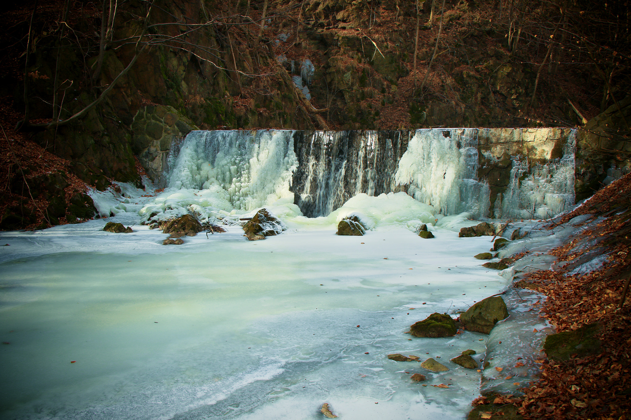 Canon EOS 7D Mark II + Canon EF-S 18-135mm F3.5-5.6 IS USM sample photo. Frozen waterfall photography