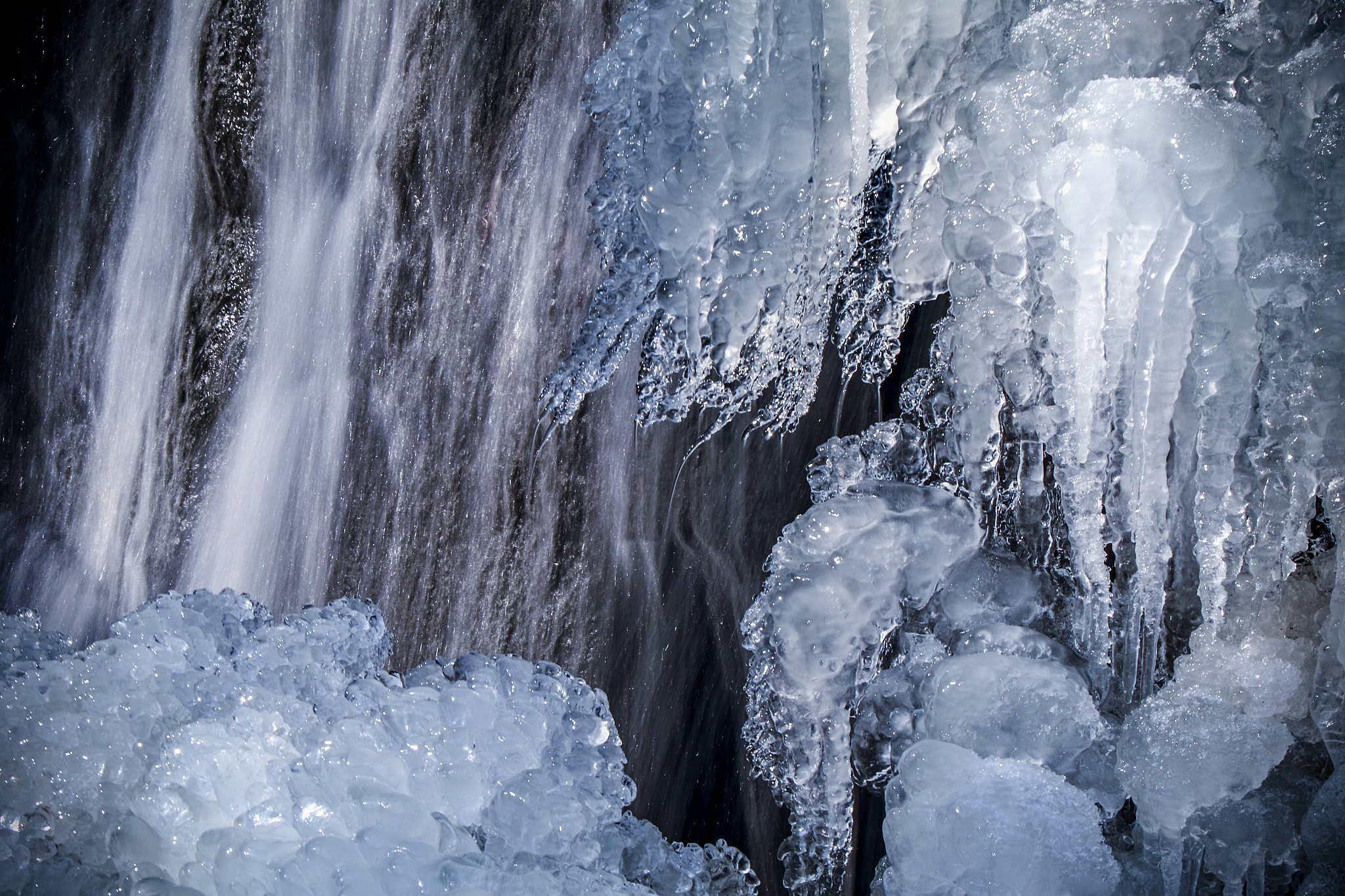 Canon EOS 7D Mark II sample photo. Water and ice photography