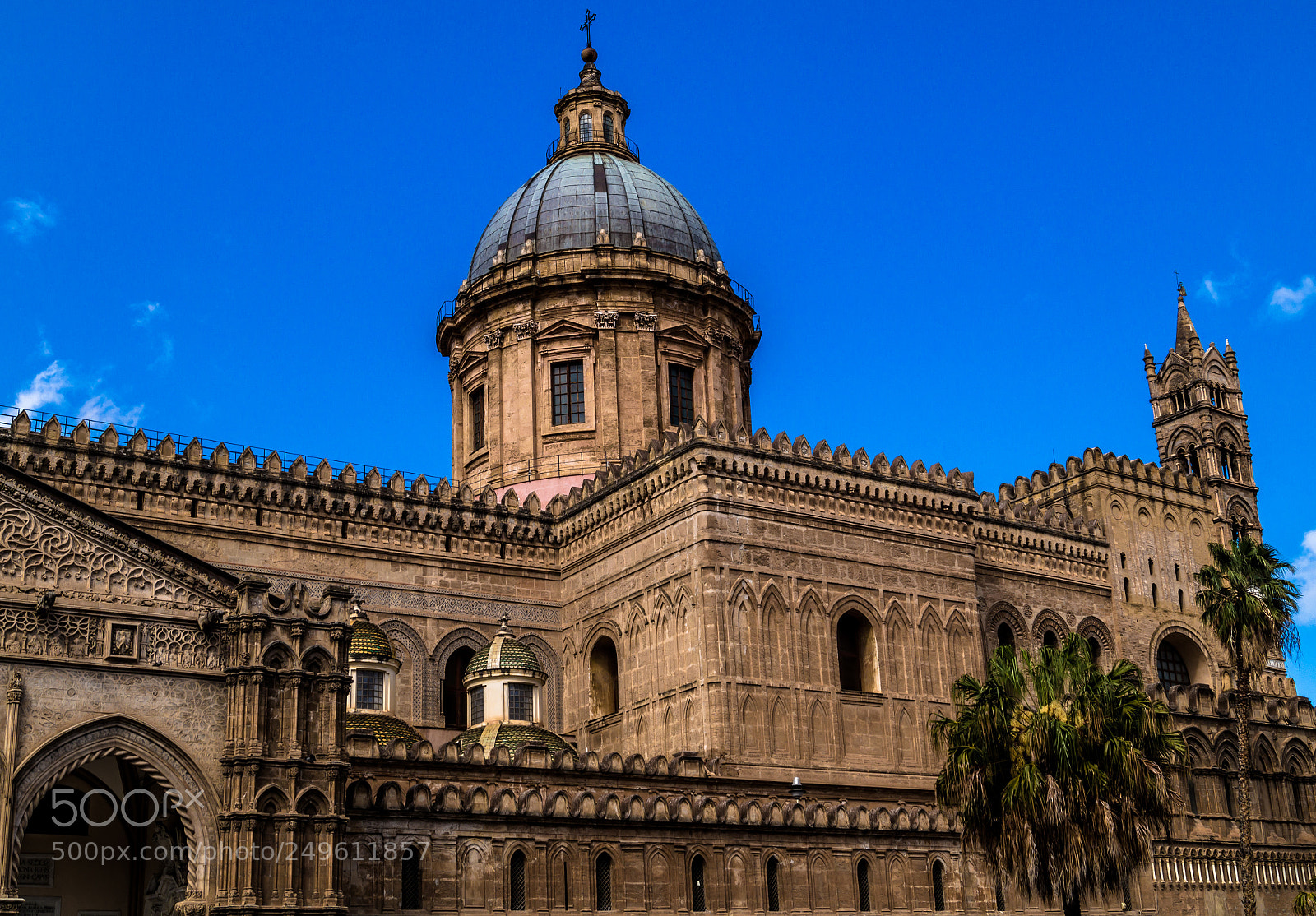 Sony SLT-A58 sample photo. Architectural masterpiece photography