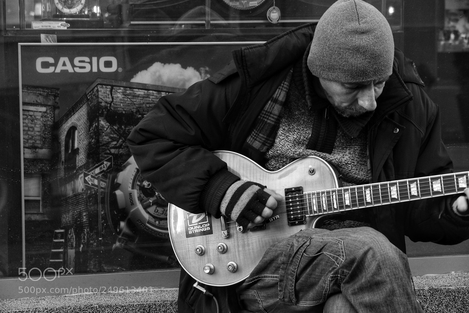 Canon EOS 550D (EOS Rebel T2i / EOS Kiss X4) sample photo. Guitar man photography
