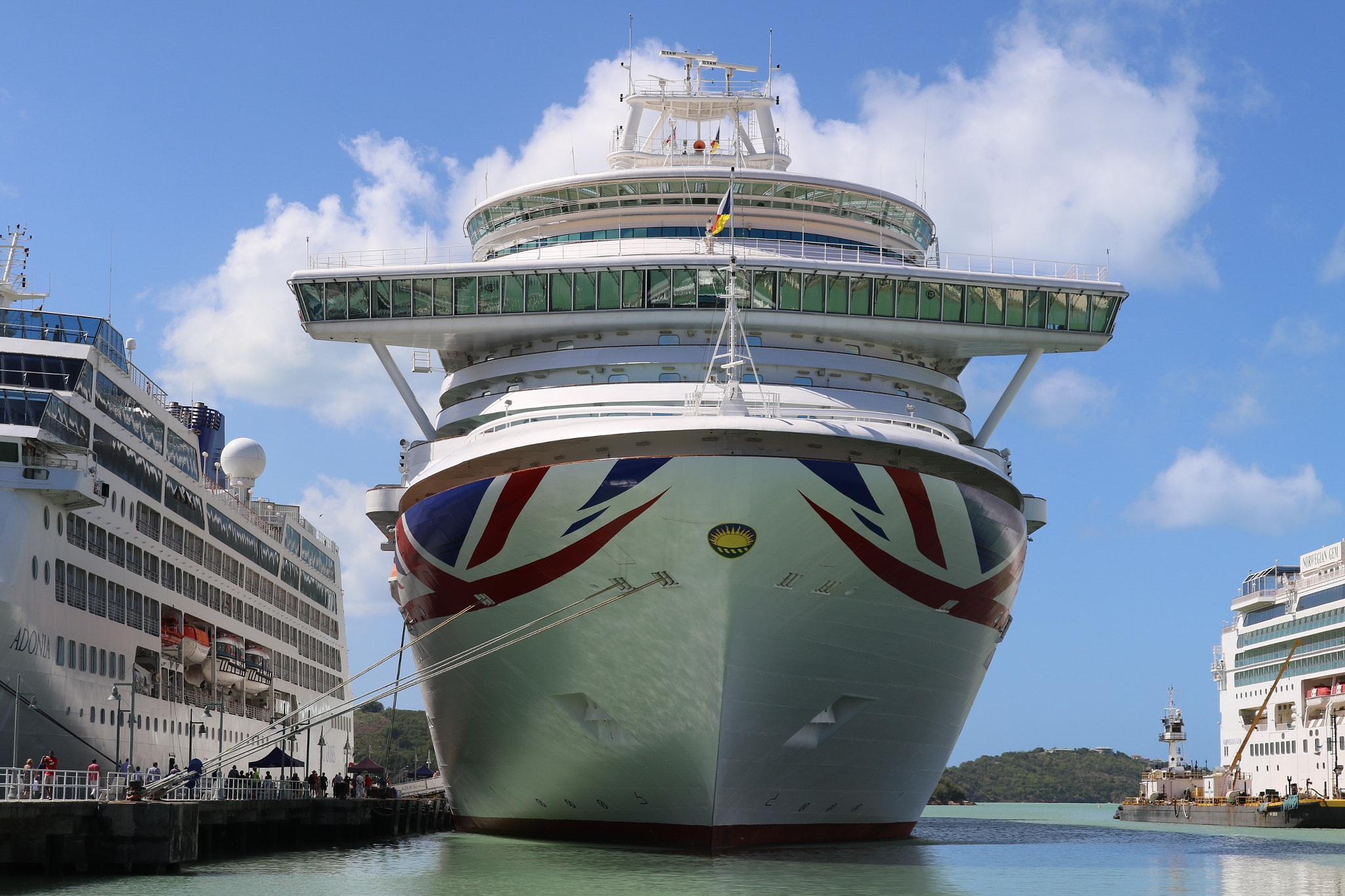 Canon EOS 7D Mark II + Canon EF-S 18-55mm F3.5-5.6 IS STM sample photo. Cruise ships in st john's, antigua photography