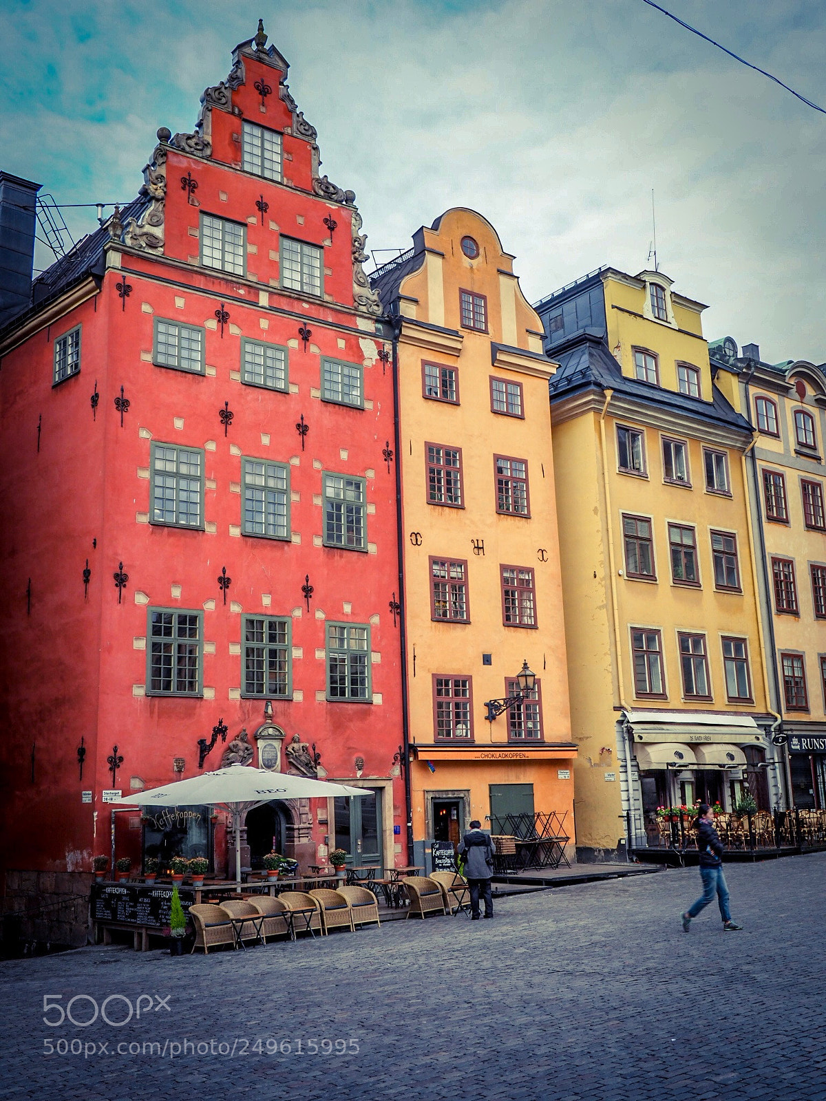 Olympus OM-D E-M1 Mark II sample photo. Street photo early in photography