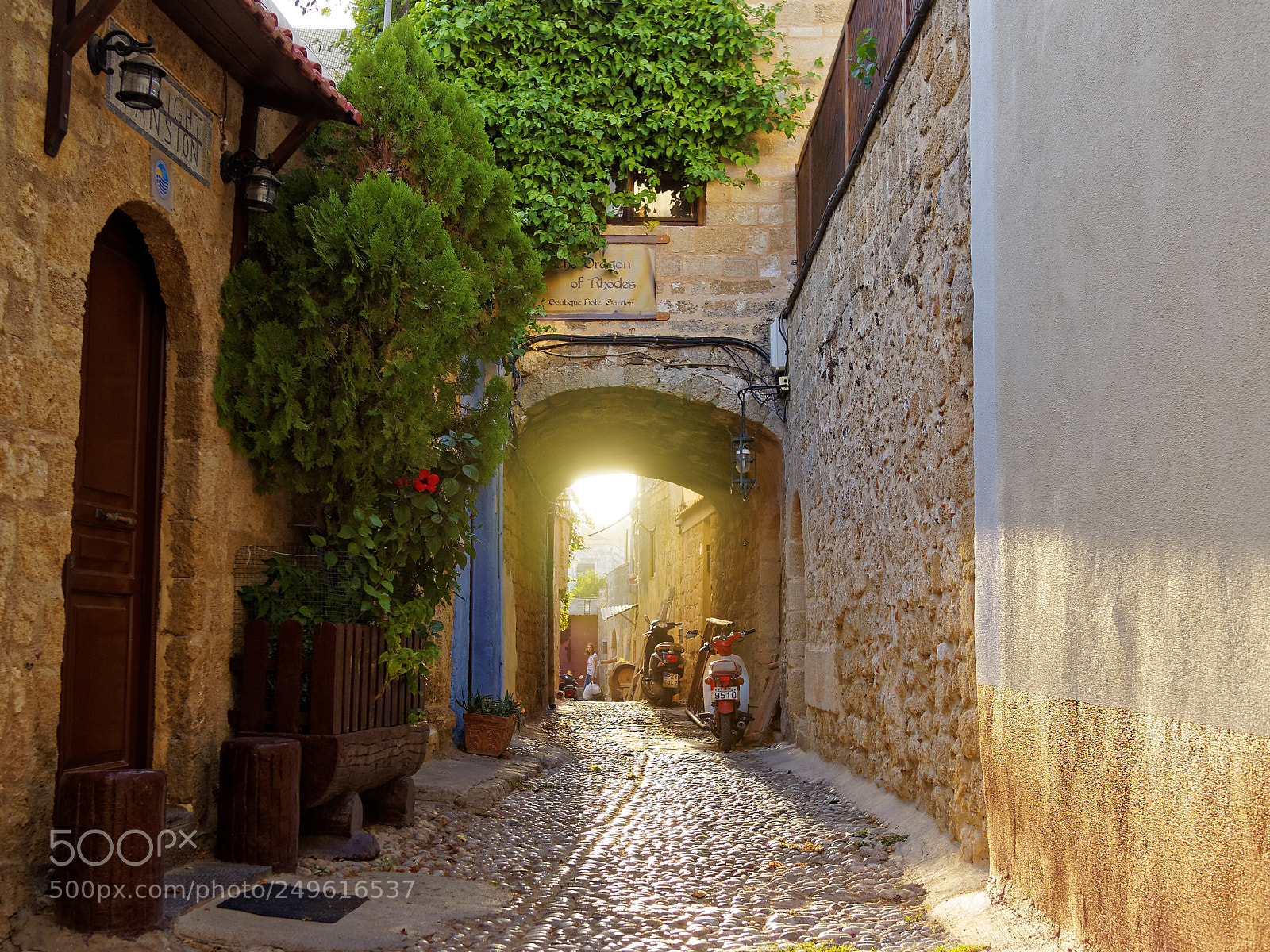 Olympus OM-D E-M10 sample photo. Rhodes' street photography