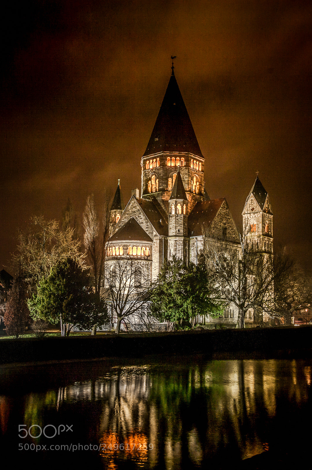 Pentax K20D sample photo. Metz de nuit photography