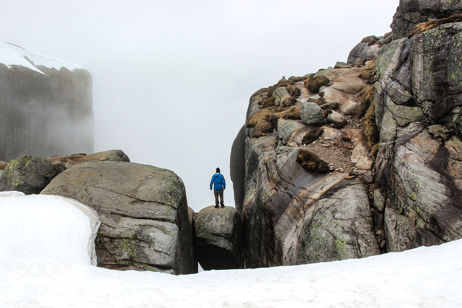 Canon EOS 600D (Rebel EOS T3i / EOS Kiss X5) sample photo. Kjerag rock photography