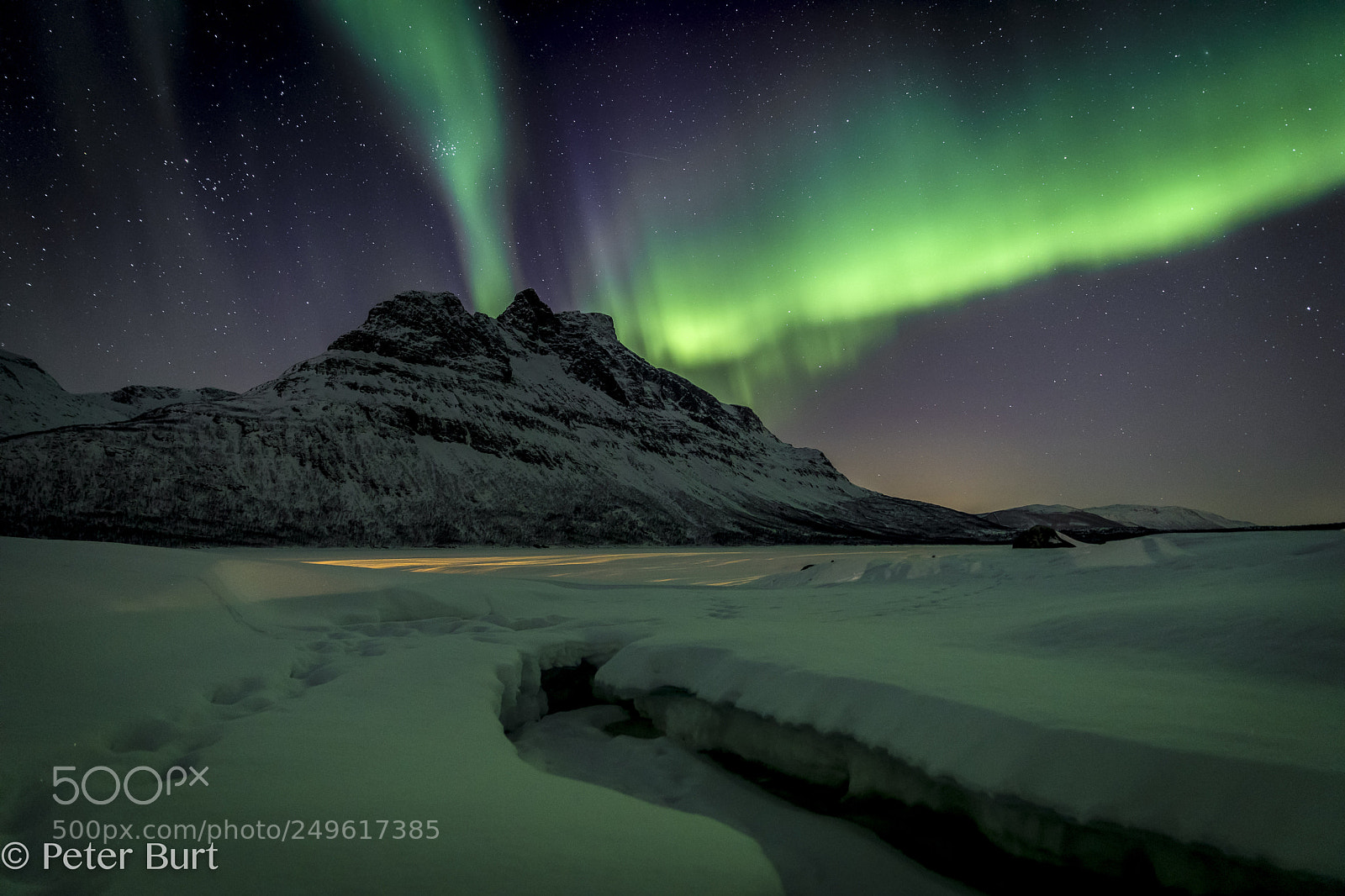 Canon EOS 5D Mark IV sample photo. Intense aurora photography