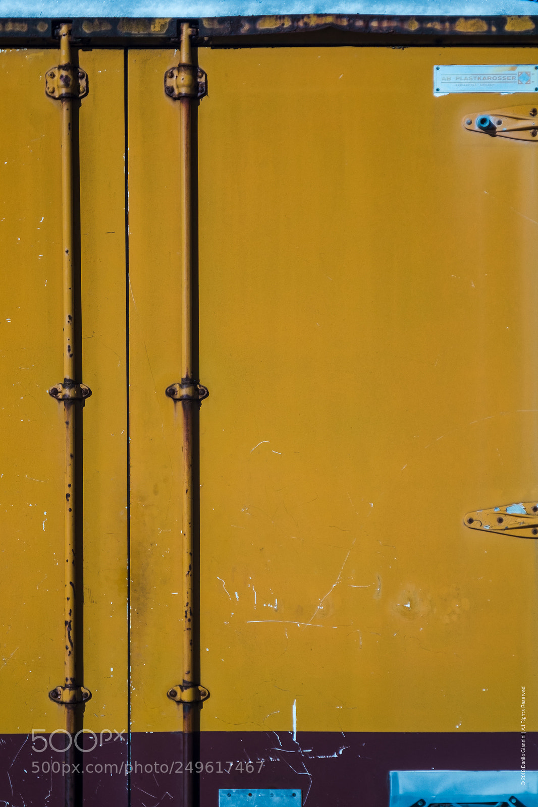 Fujifilm X-Pro1 sample photo. Container photography