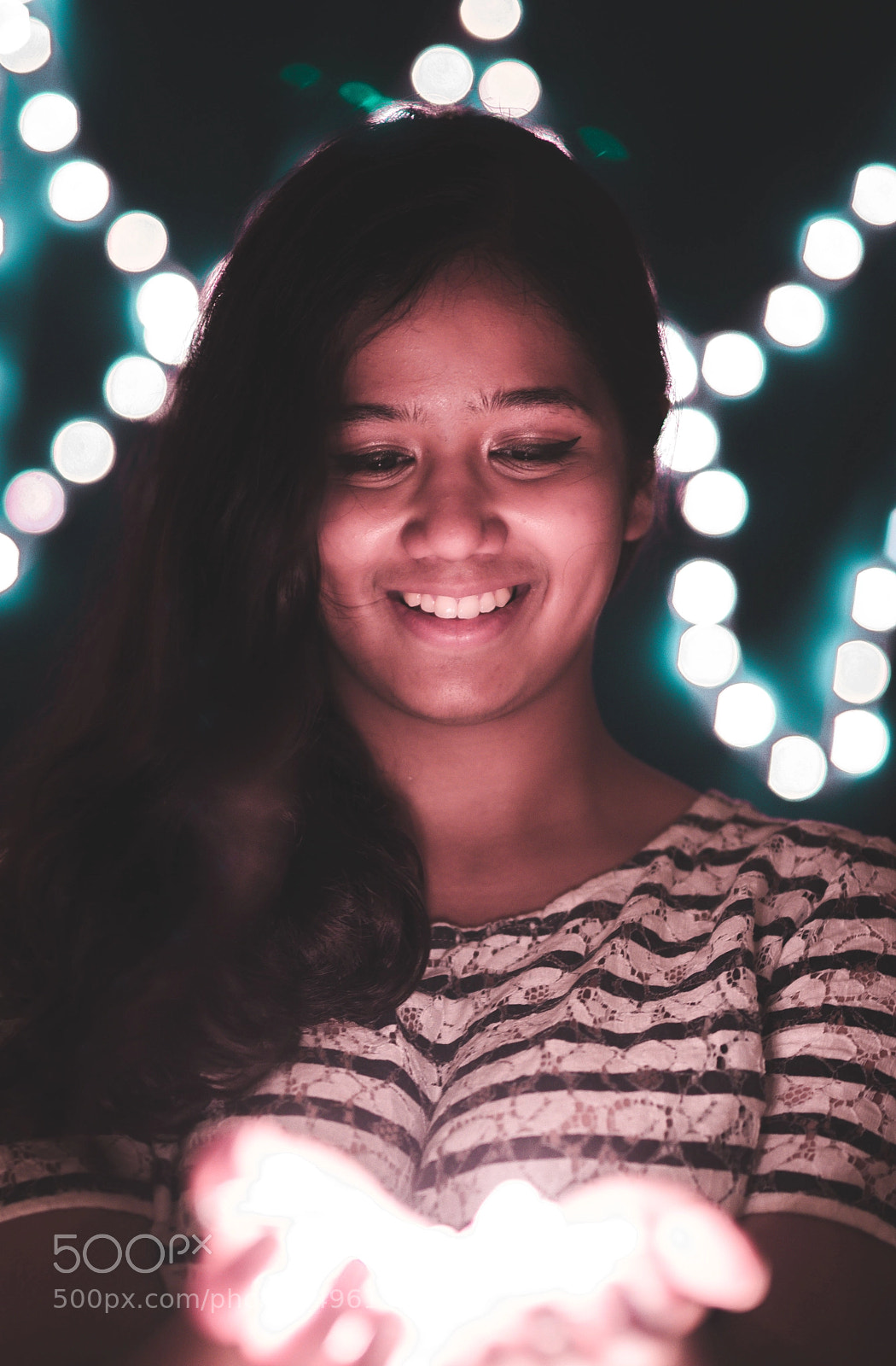 Canon EOS 80D sample photo. A handful of light photography