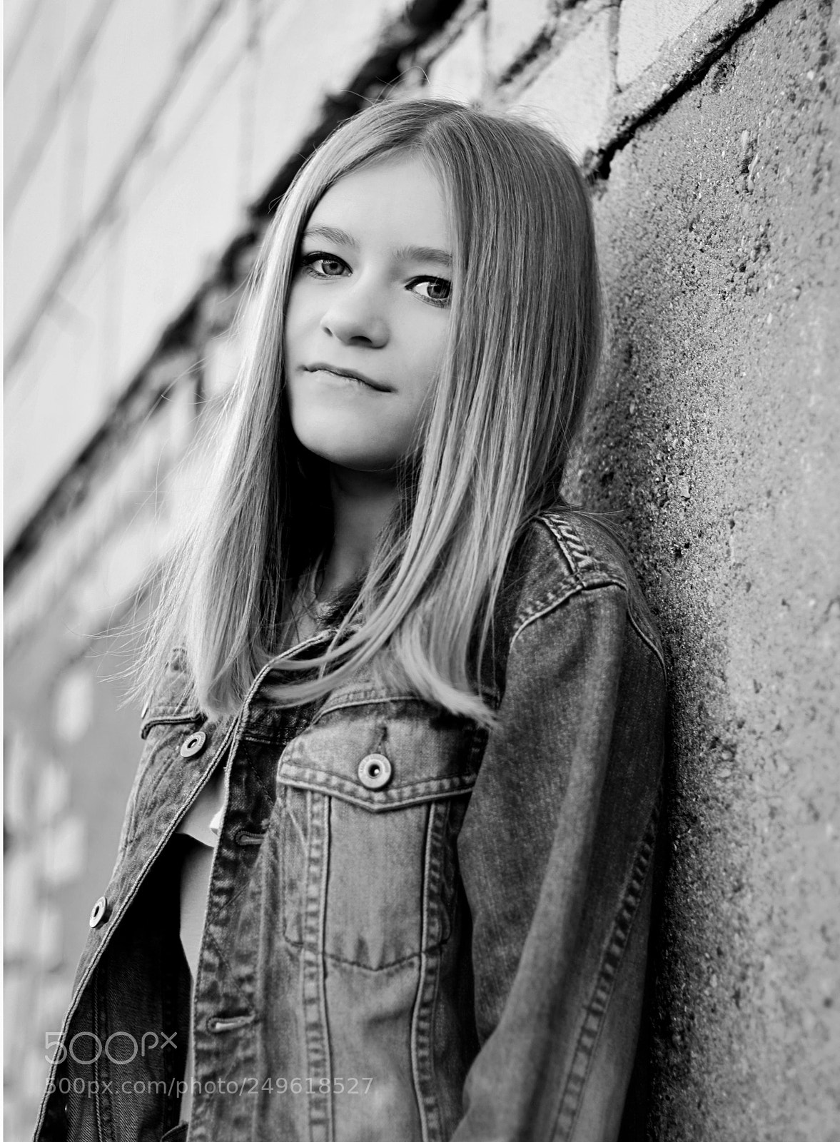 Canon EOS 750D (EOS Rebel T6i / EOS Kiss X8i) sample photo. B&w girl photography
