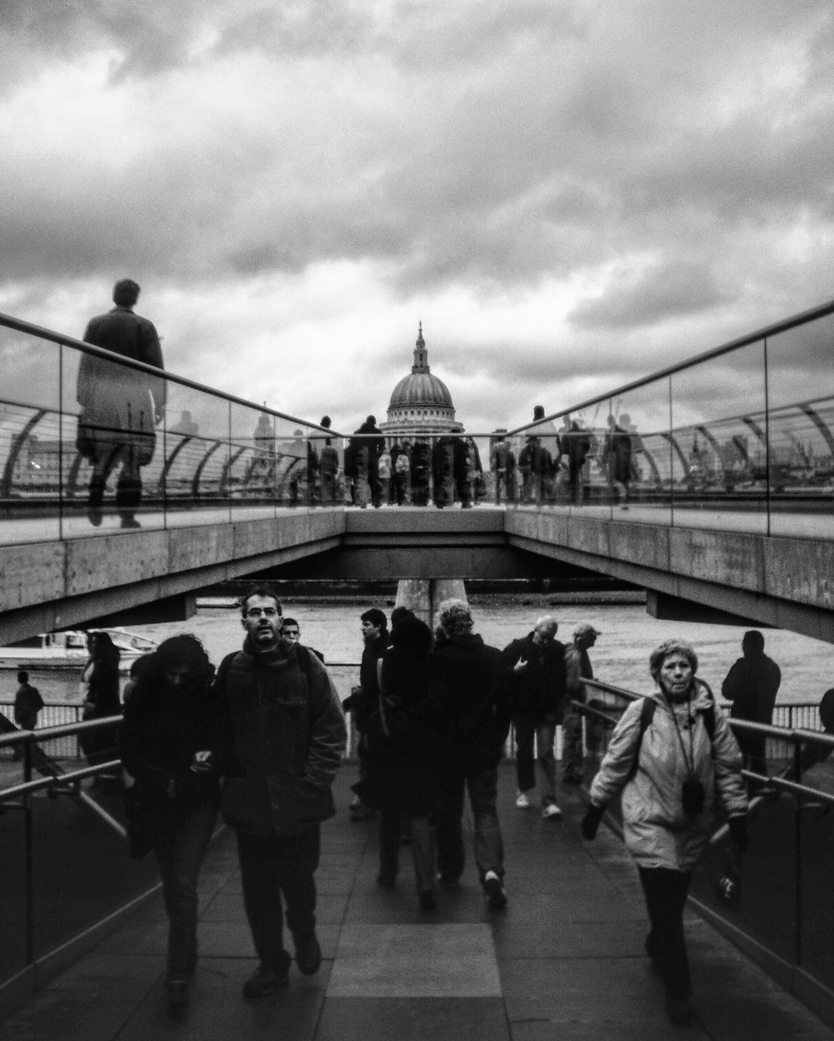 Pentax OPTIO S6 sample photo. Millenium bridge london photography
