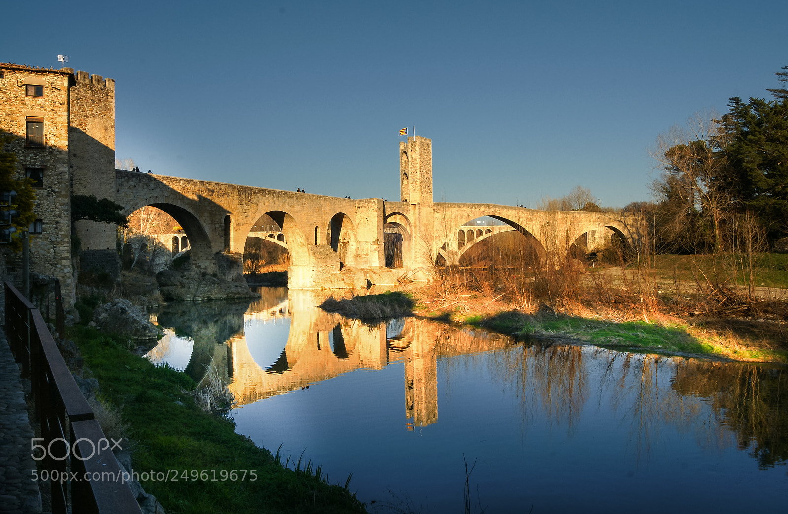 Sony Alpha DSLR-A700 sample photo. Pont de besalú photography