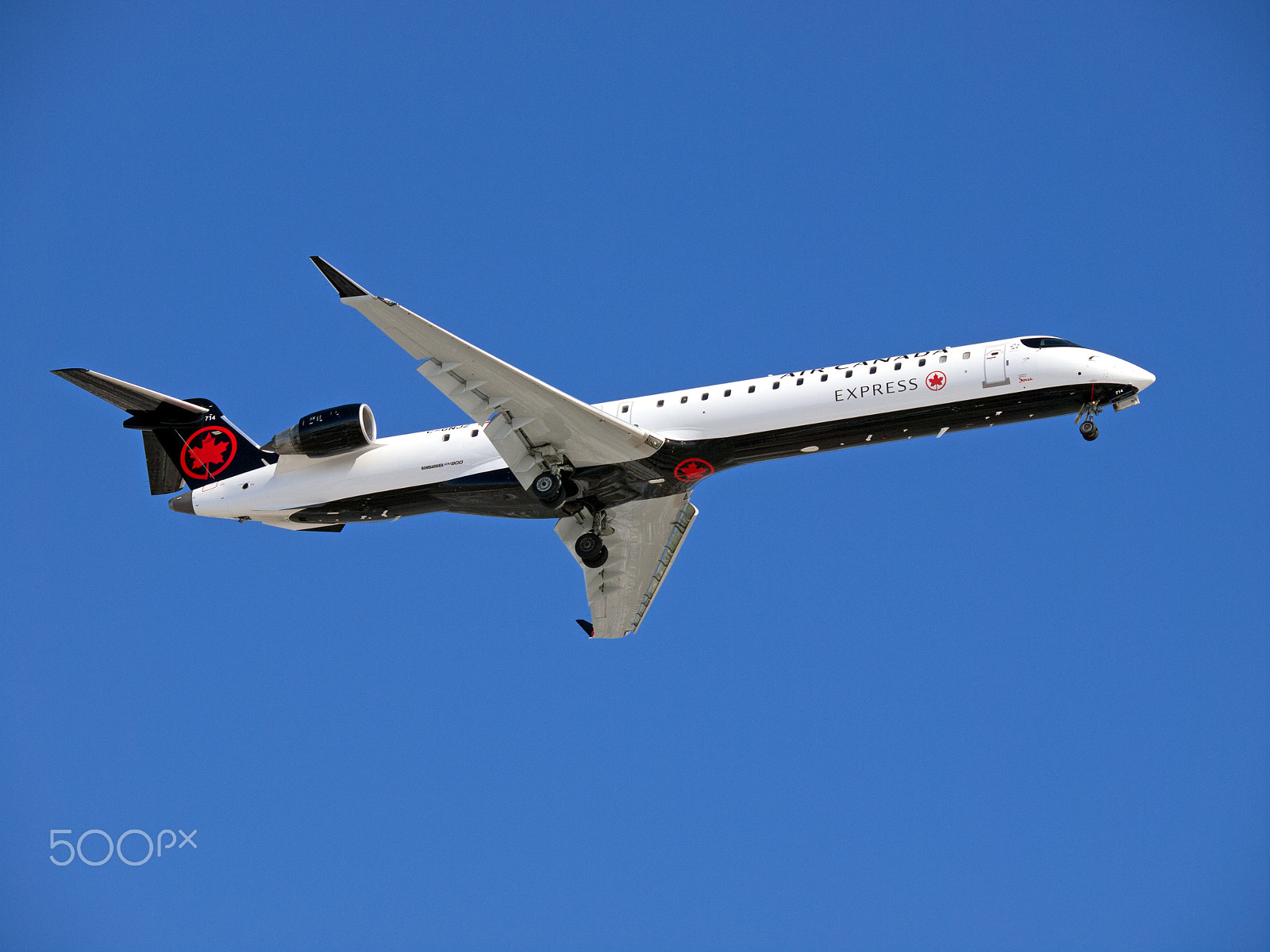 Olympus E-5 sample photo. Air canada express bombardier crj-900 photography
