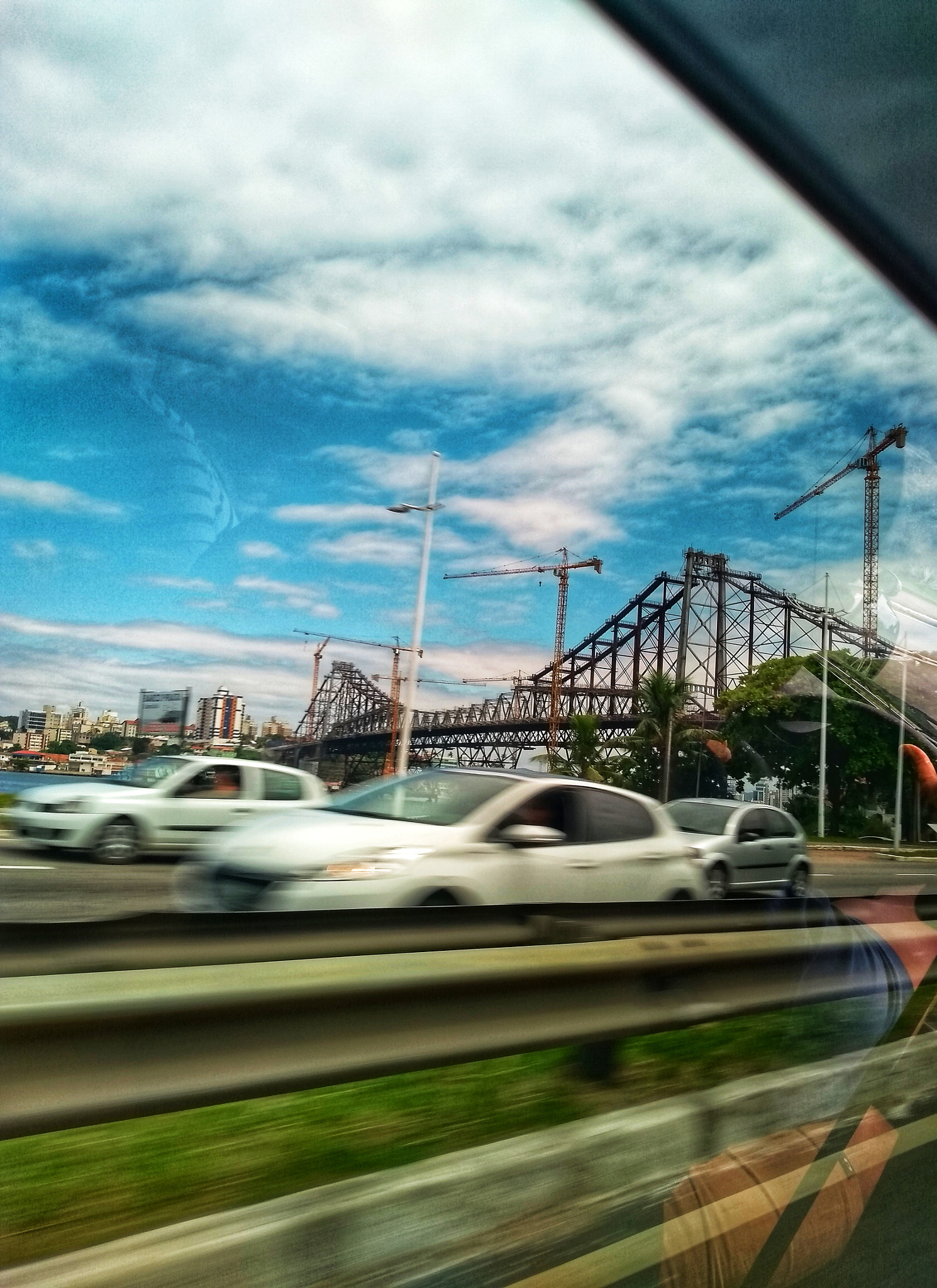 Motorola Moto G (5S) sample photo. Bridge photography
