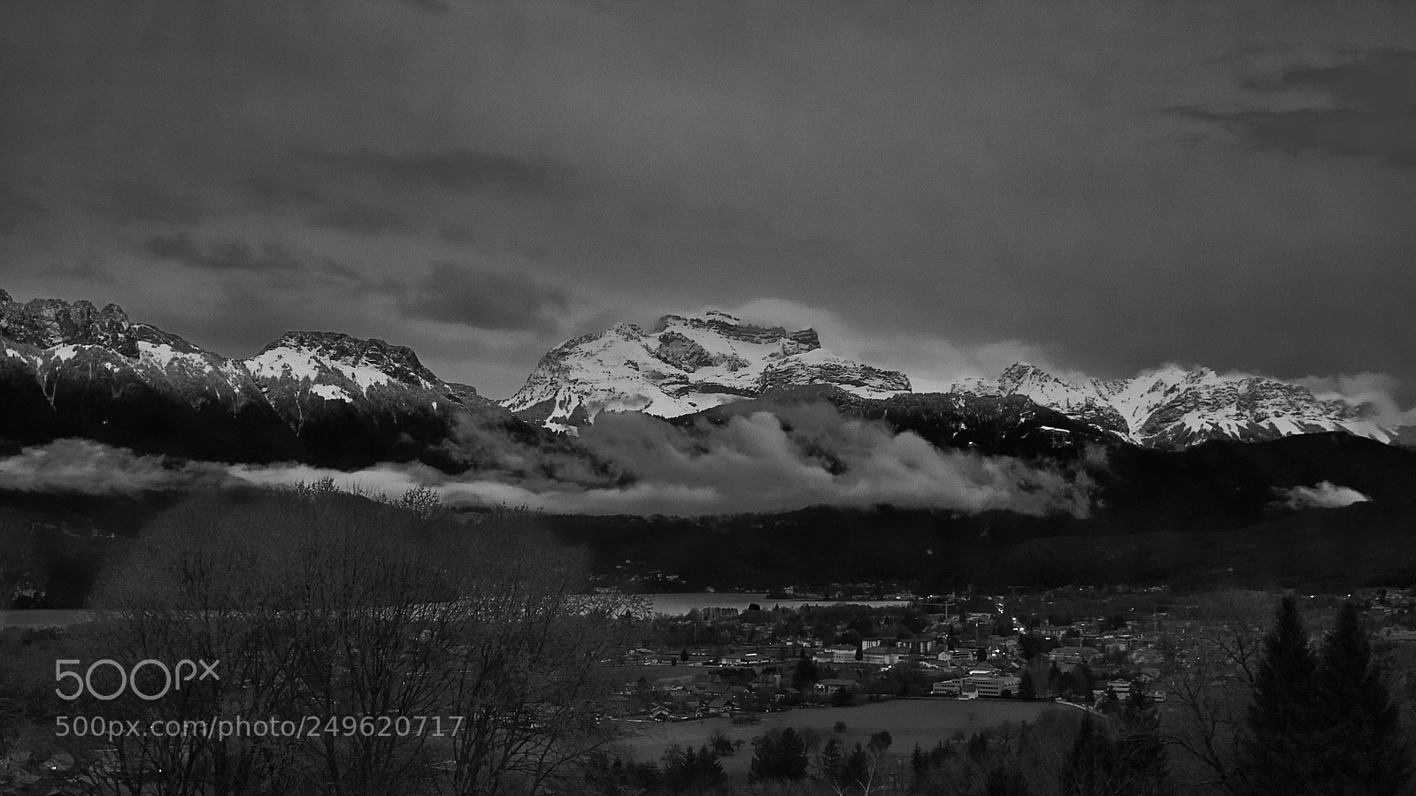 Canon EOS 400D (EOS Digital Rebel XTi / EOS Kiss Digital X) sample photo. La tournette, annecy photography