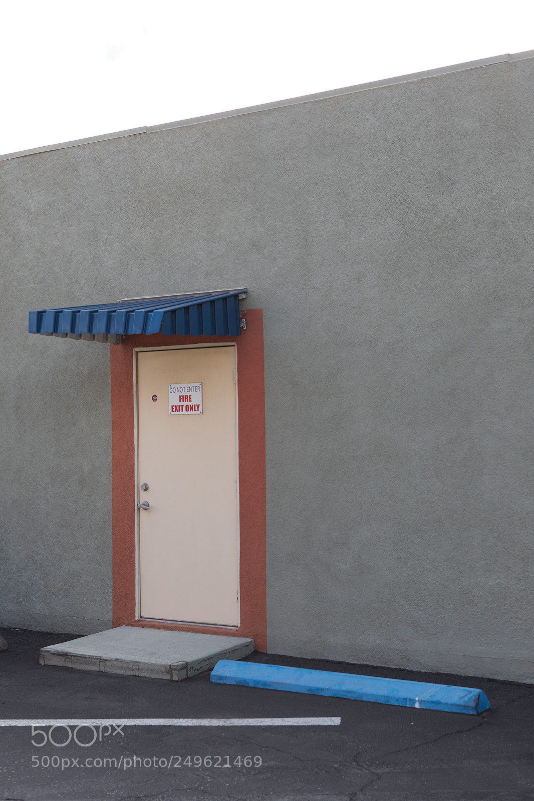 Canon EOS 5D Mark IV sample photo. Not an entrance parking photography