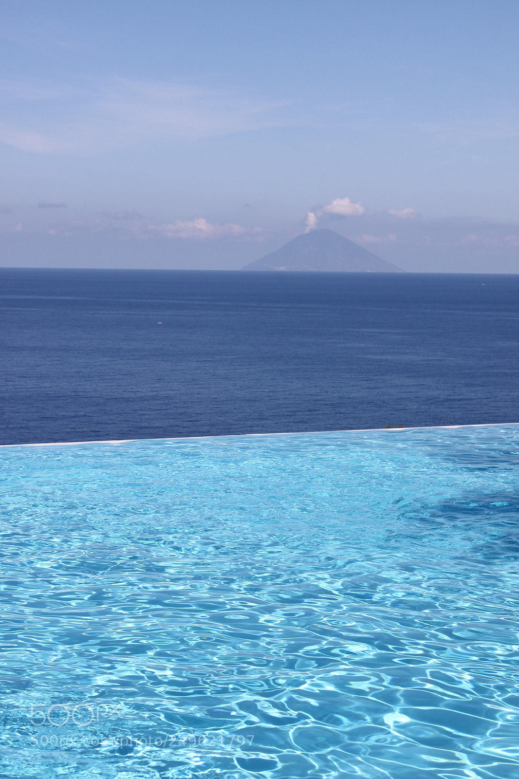Canon EOS 500D (EOS Rebel T1i / EOS Kiss X3) sample photo. Stromboli from salina photography