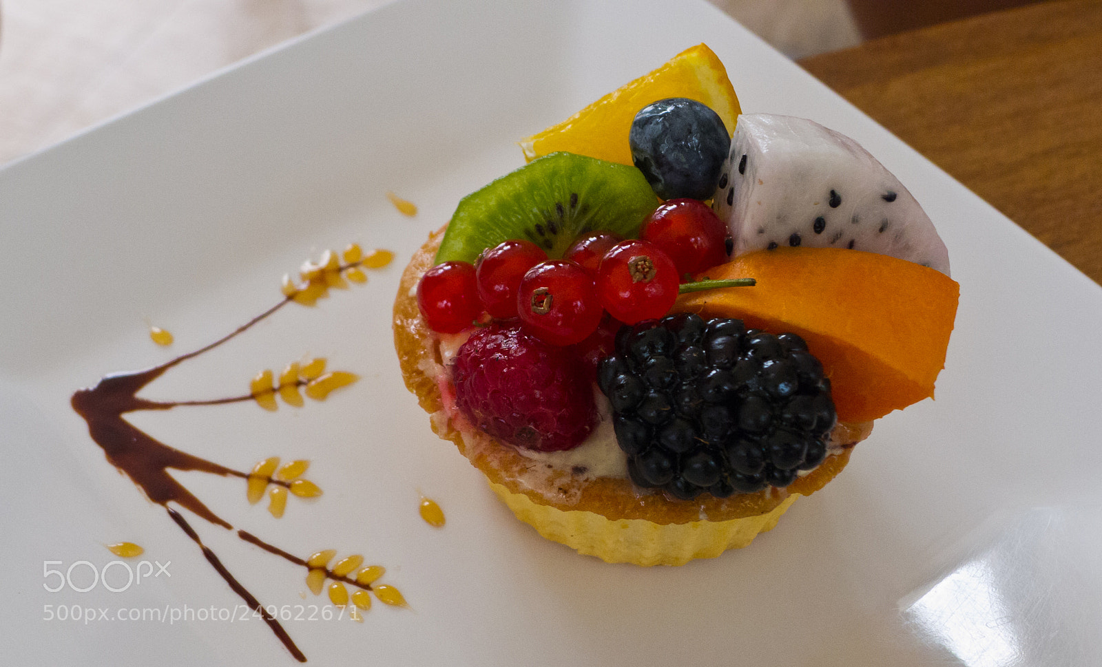 Panasonic Lumix DMC-LX5 sample photo. Mix fruit tart photography