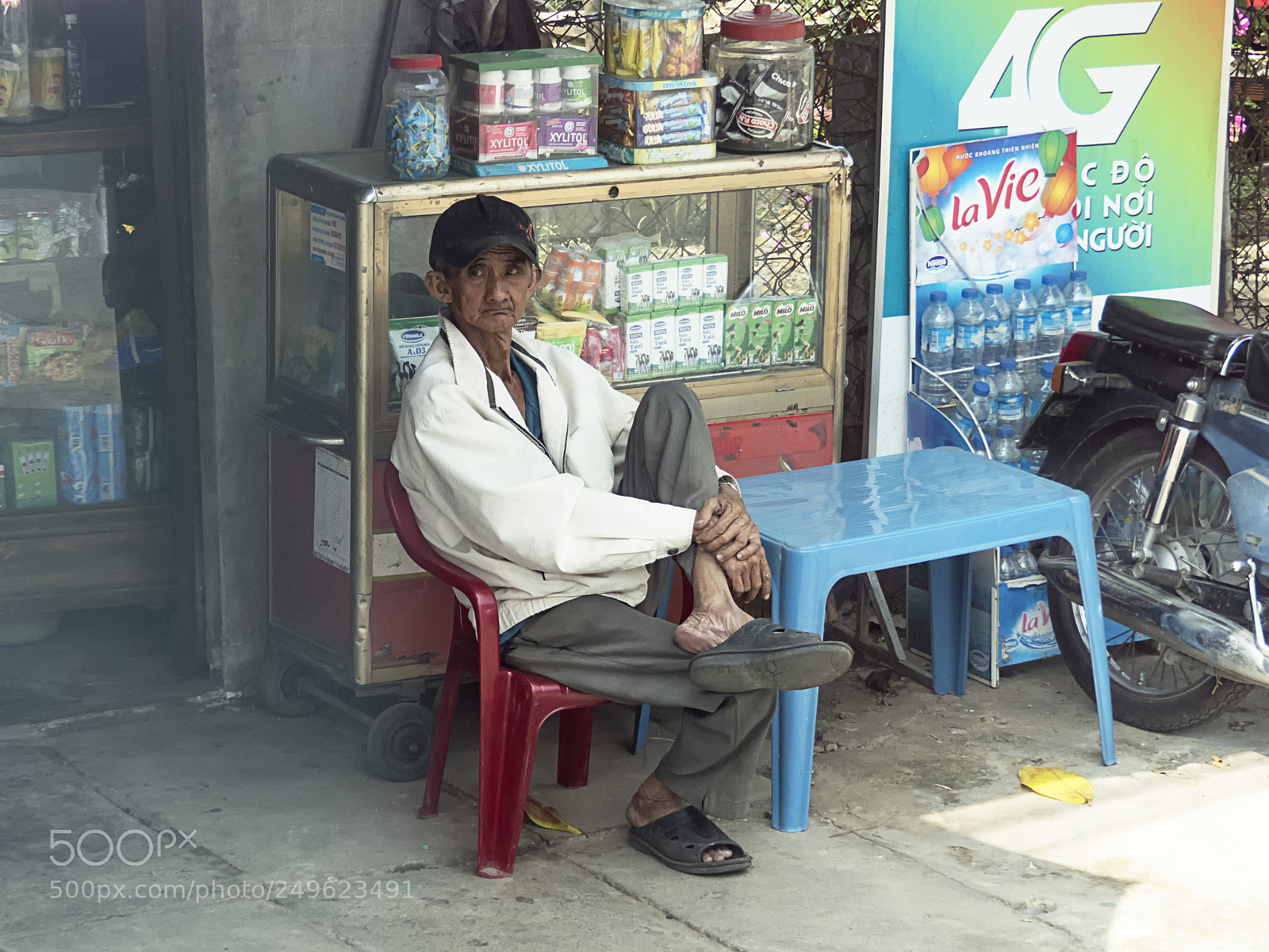 Panasonic Lumix DMC-FZ300 sample photo. .... photography
