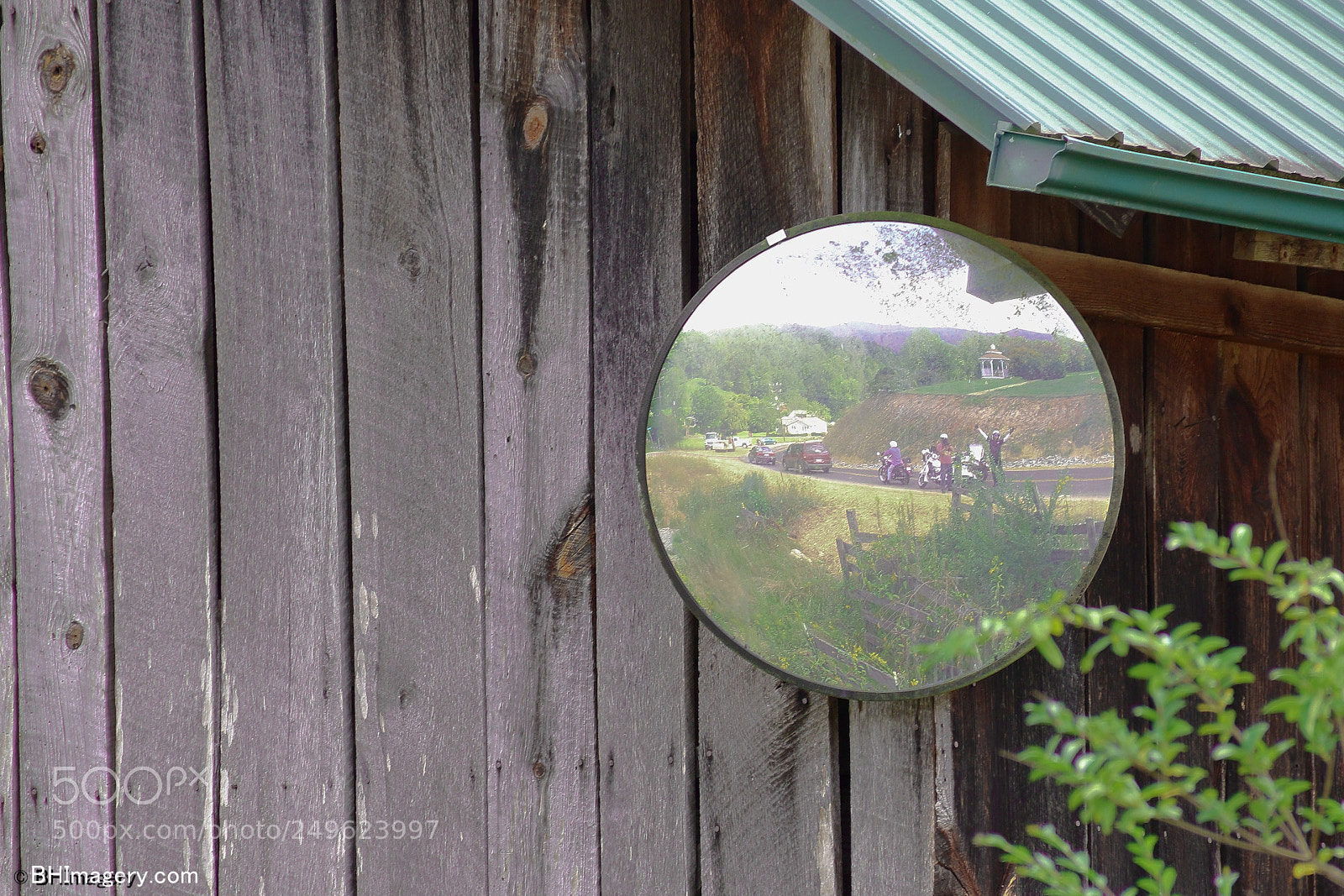Canon EOS 7D Mark II sample photo. Mirror hrwm photography